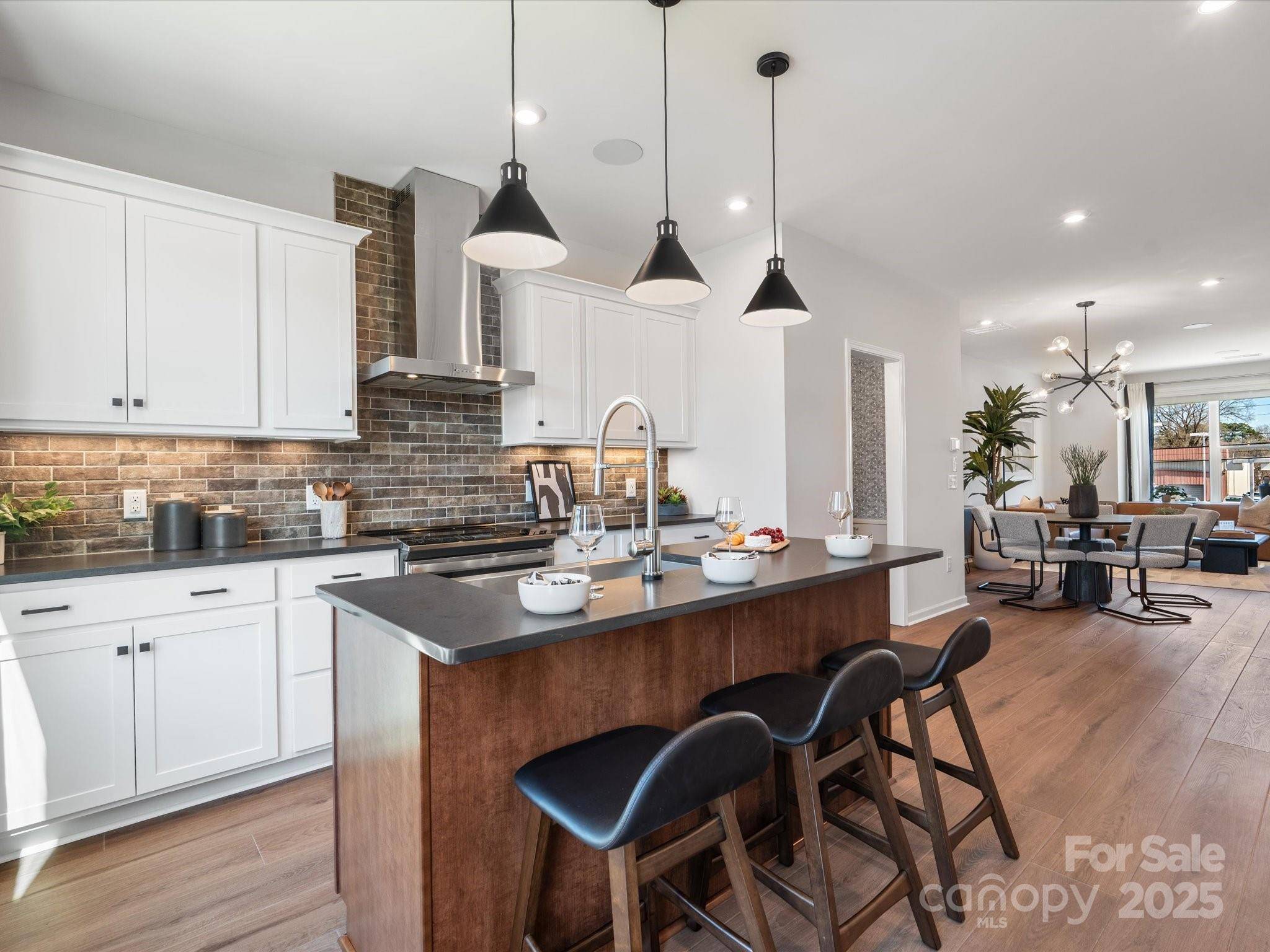 Charlotte, NC 28217,5628 Kingspan DR