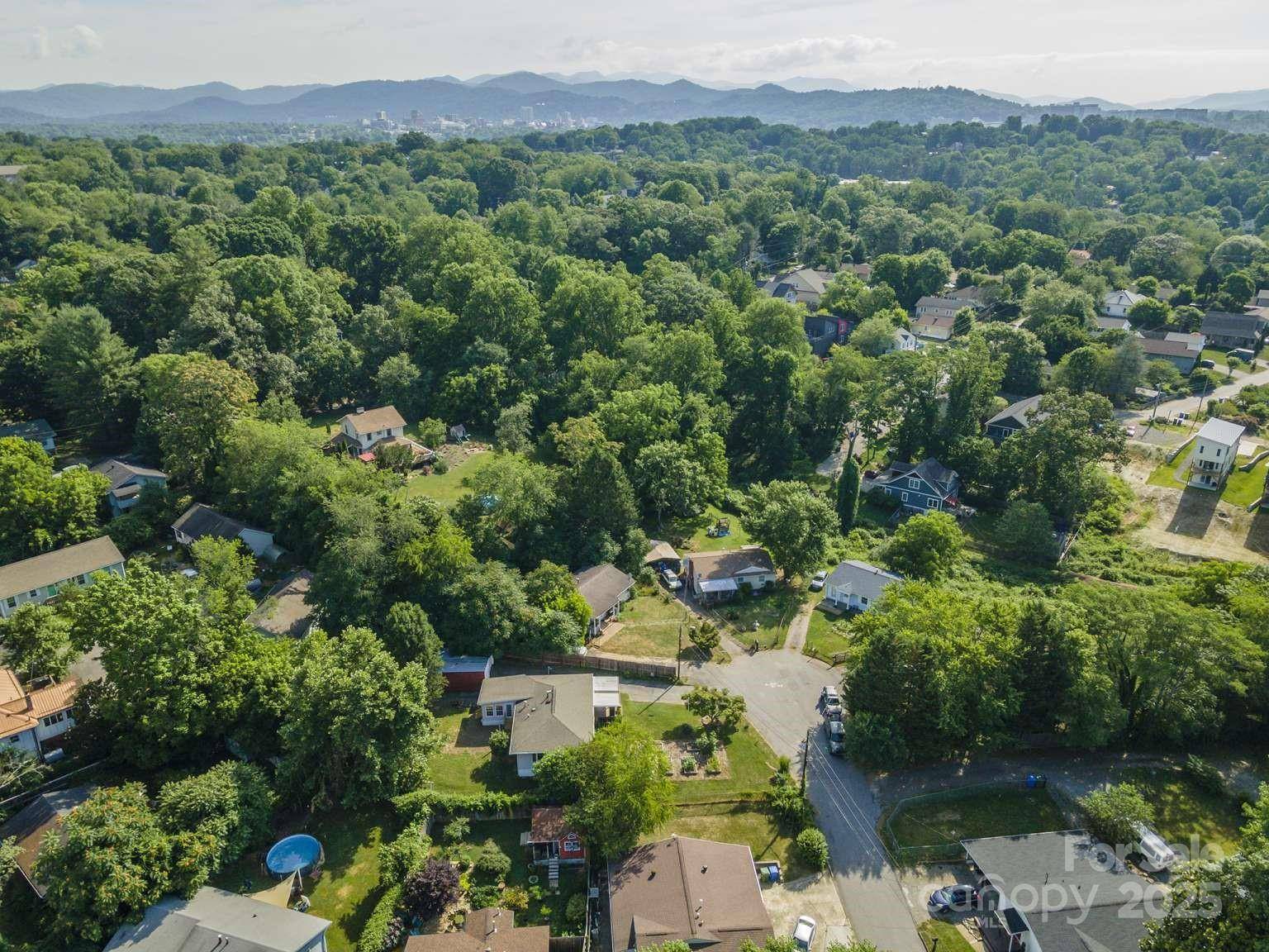 Asheville, NC 28806,6 Eva CIR