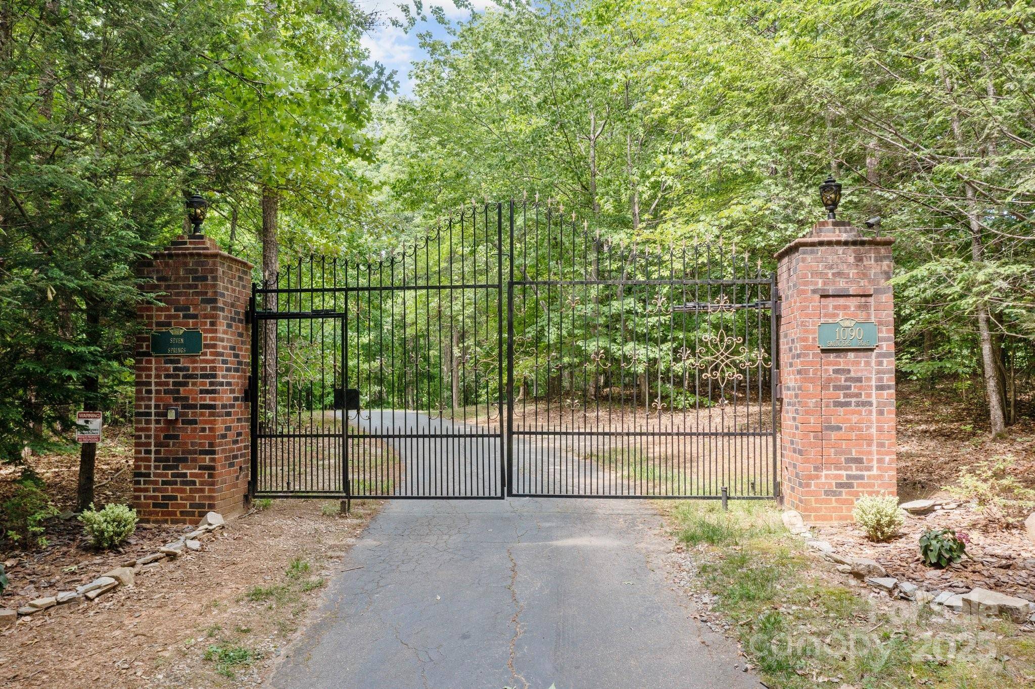 Catawba, NC 28609,1090 N Saunders DR