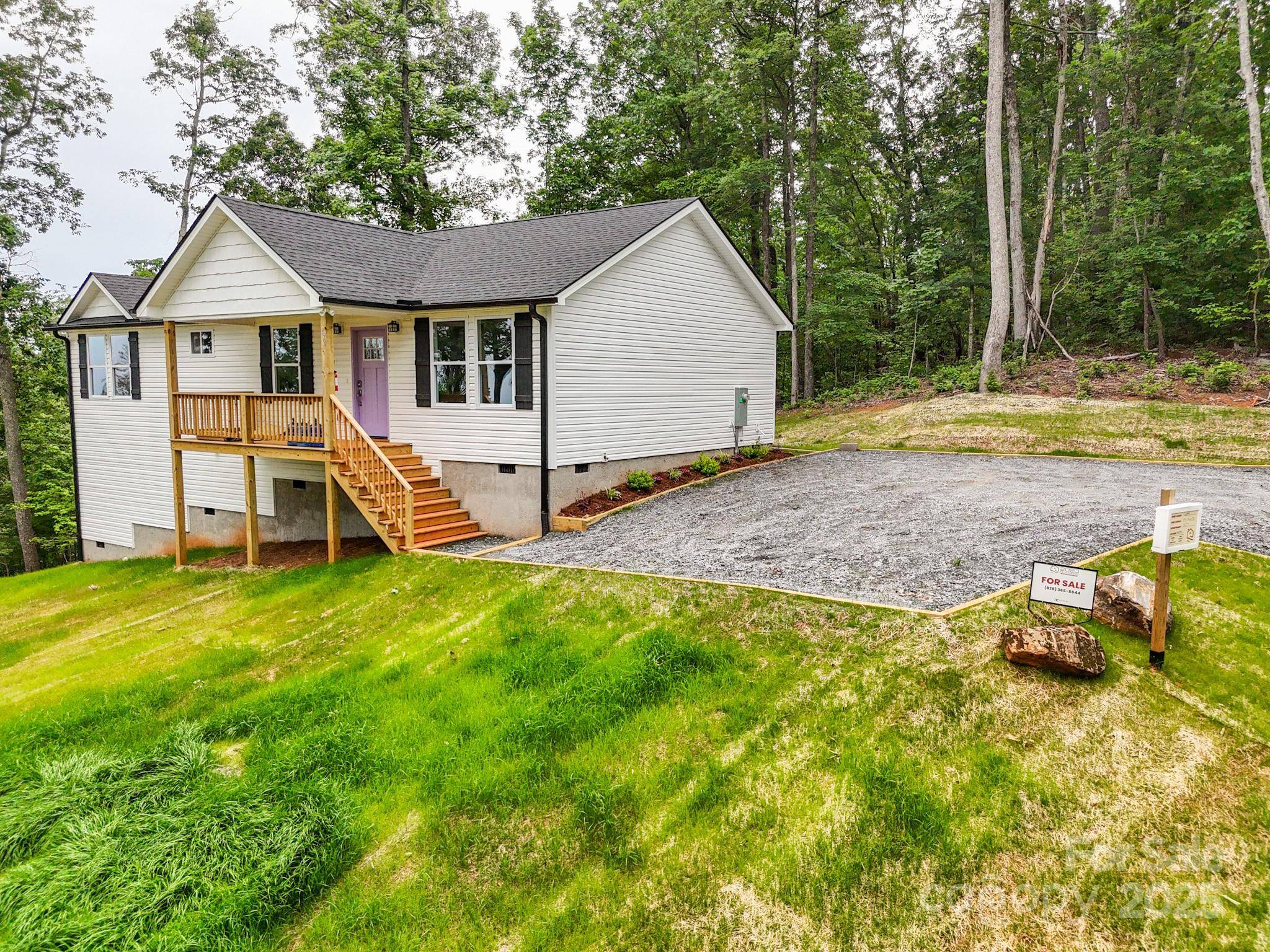 Columbus, NC 28722,474 Hague DR