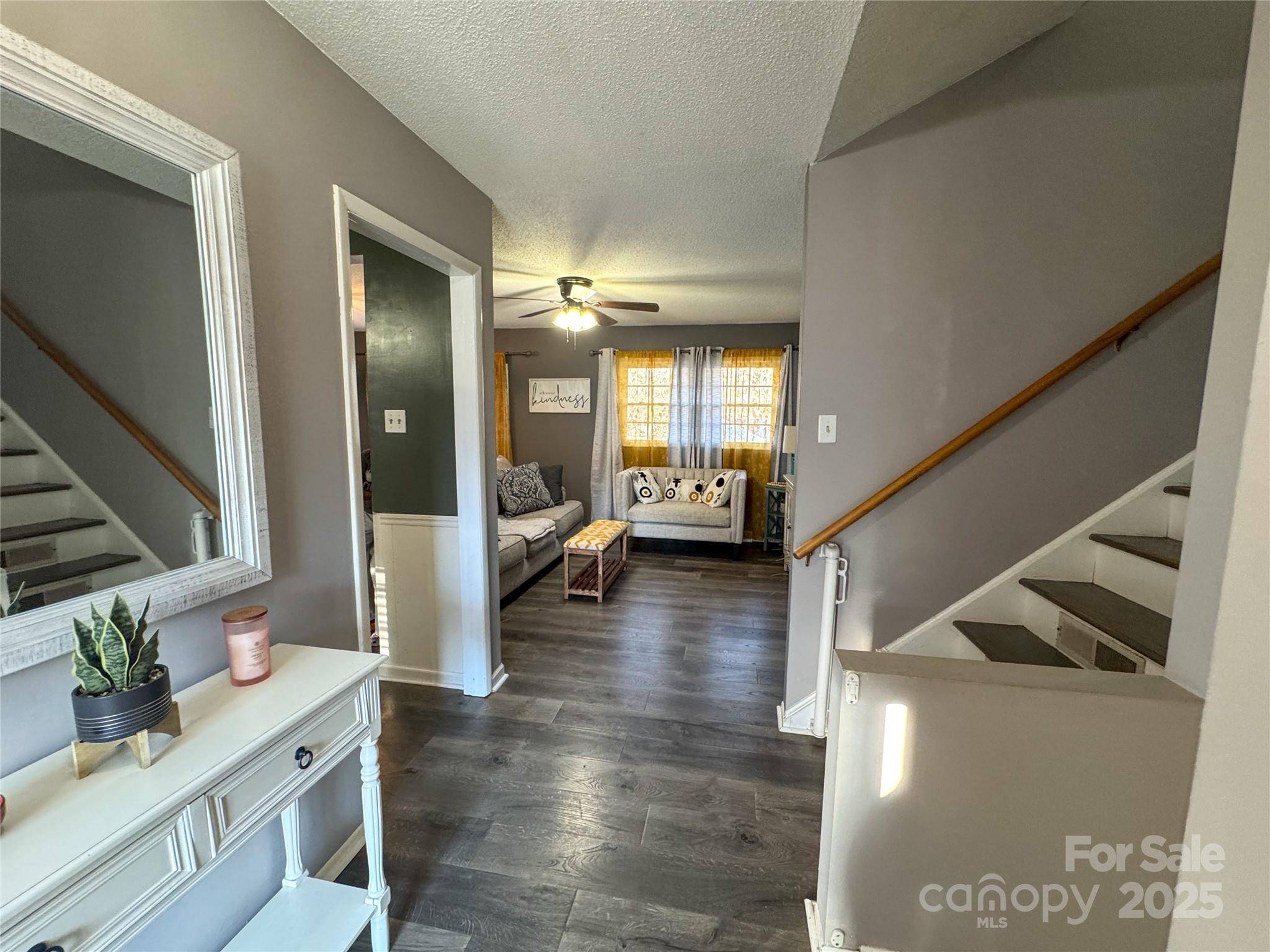 Gastonia, NC 28056,206 King Henry LN