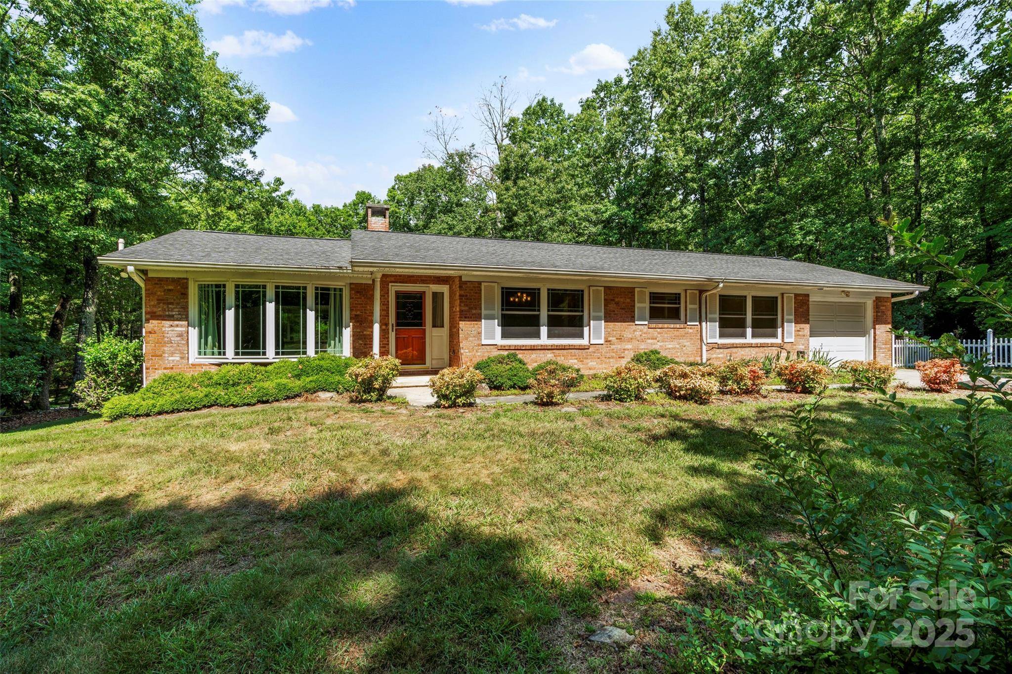 Hendersonville, NC 28739,304 Jeter Mountain TER