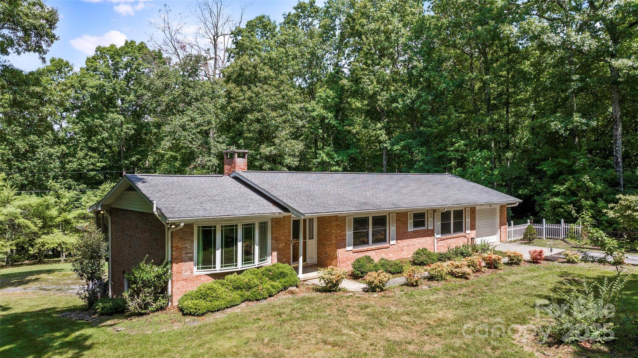 Hendersonville, NC 28739,304 Jeter Mountain TER