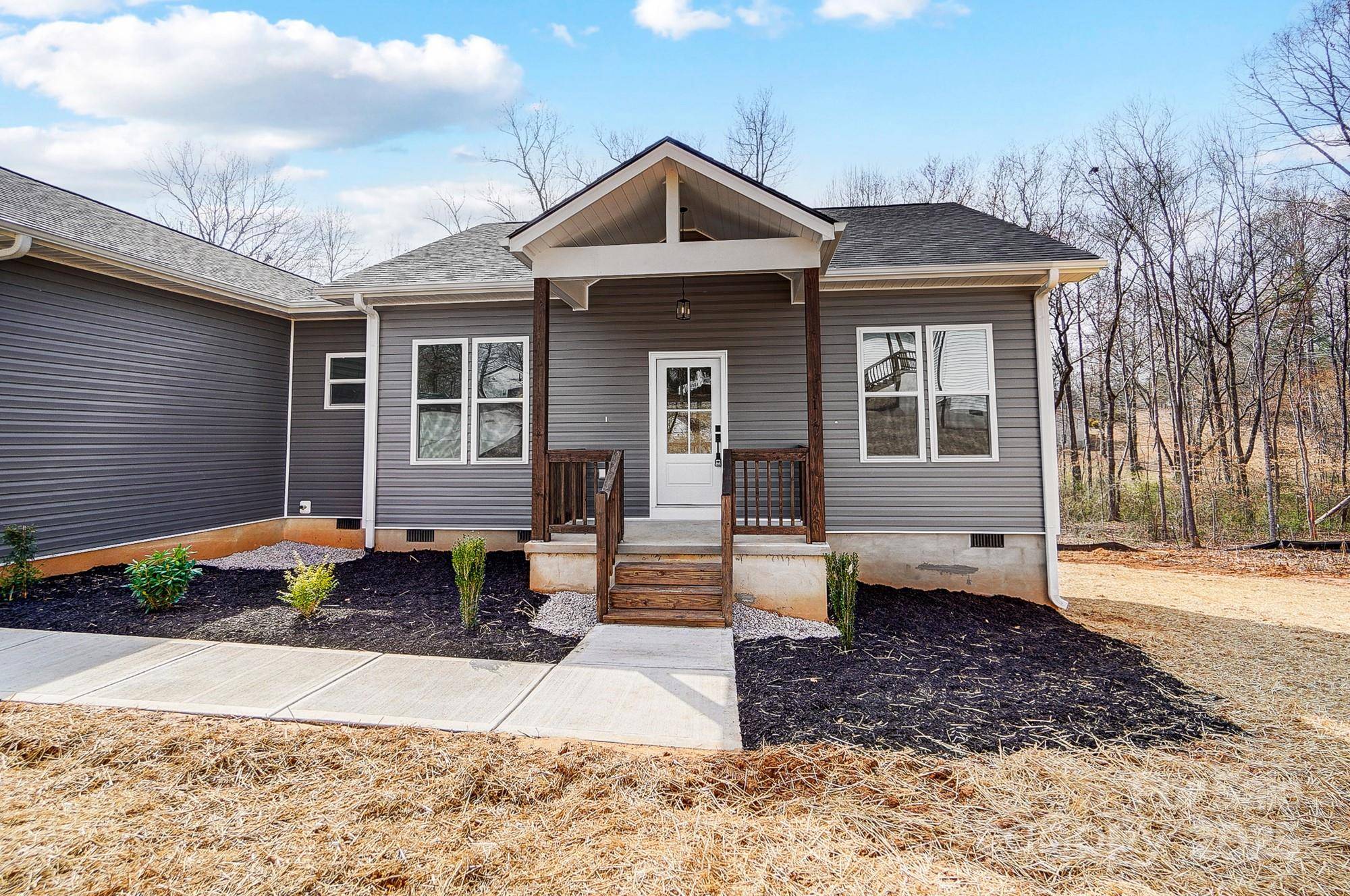 Statesville, NC 28625,122 Stockbridge LN
