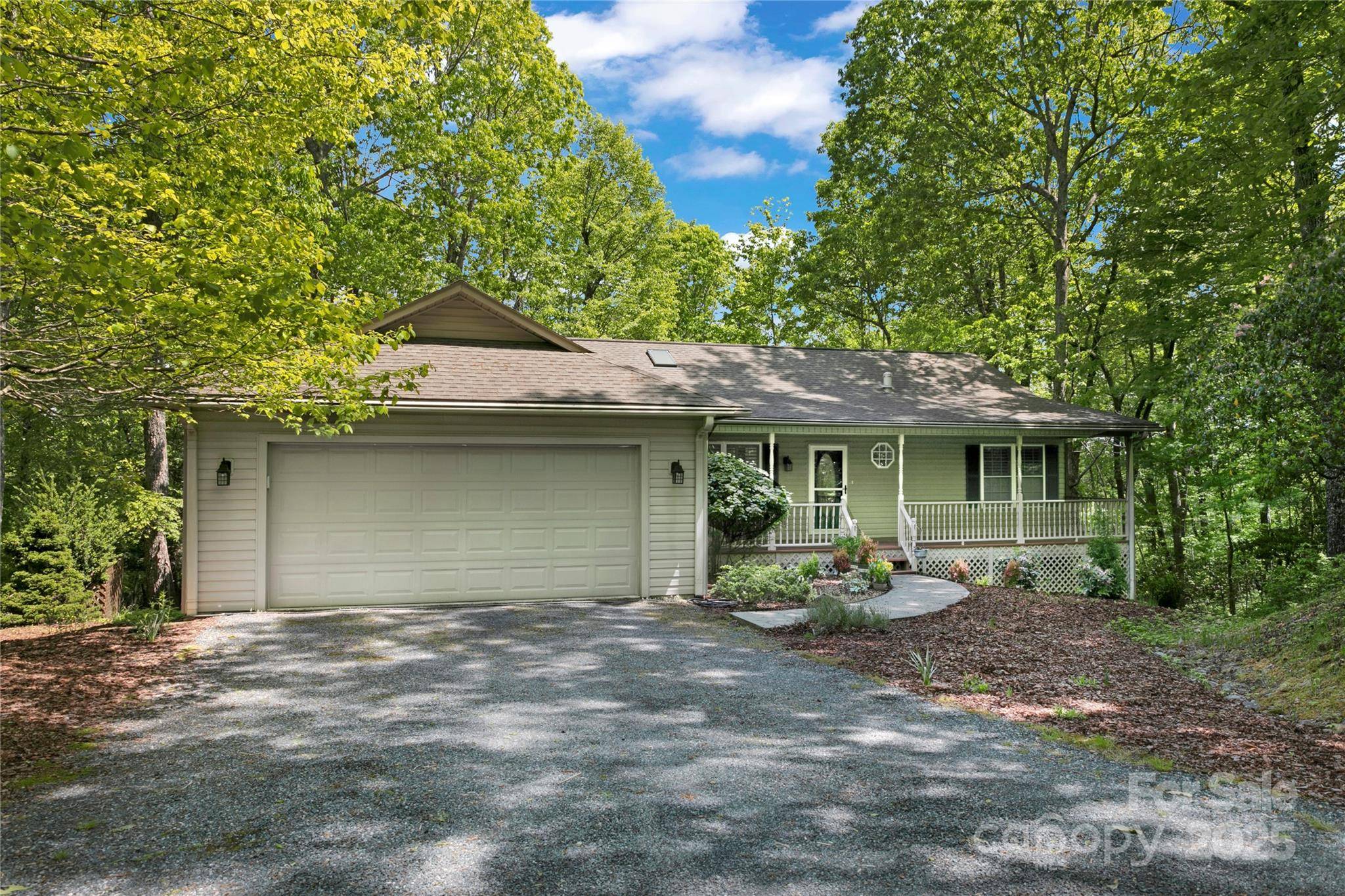 Brevard, NC 28712,39 Udvawadulisi CT