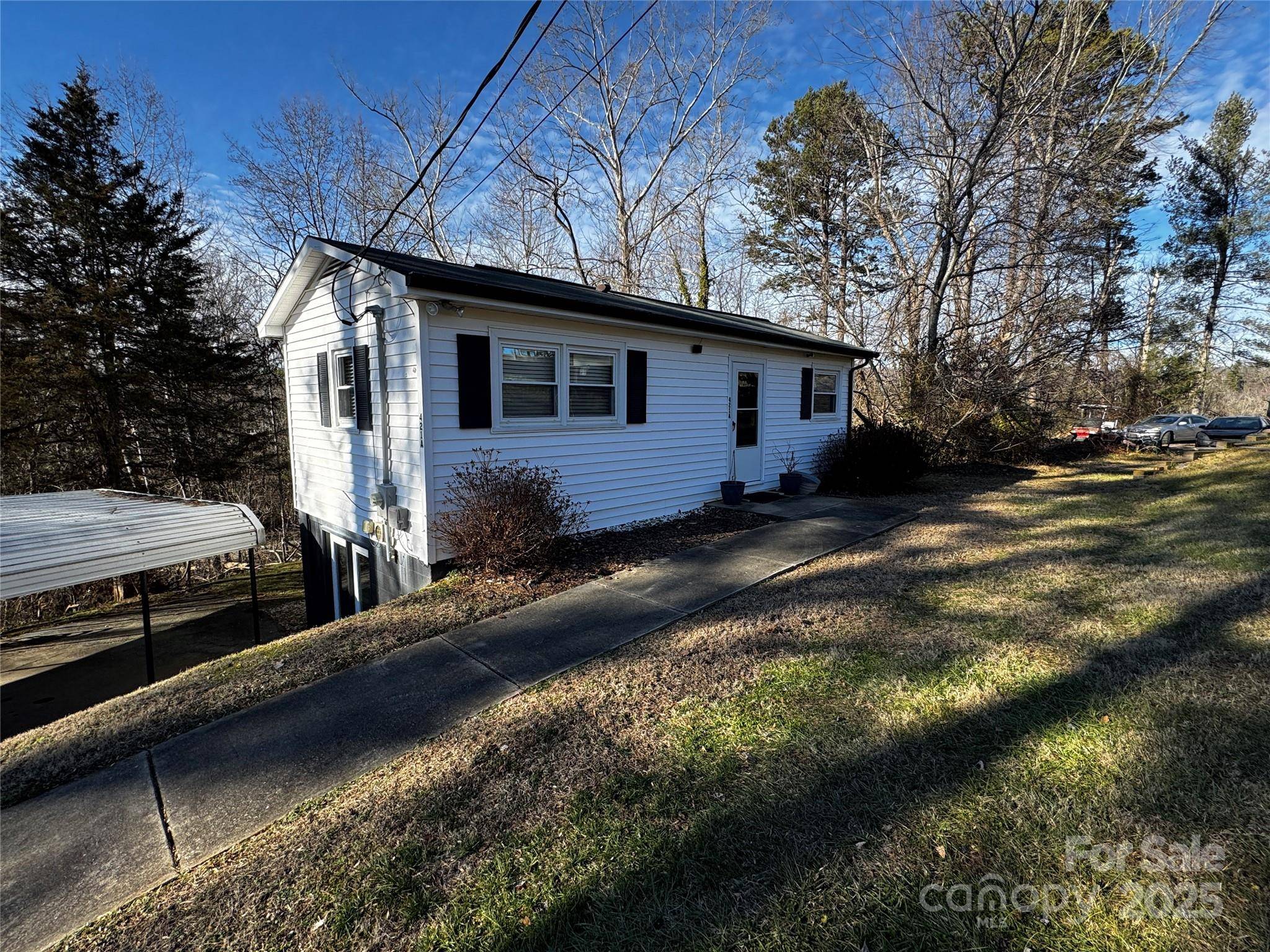 Lenoir, NC 28645,421-A Clearview CIR NE