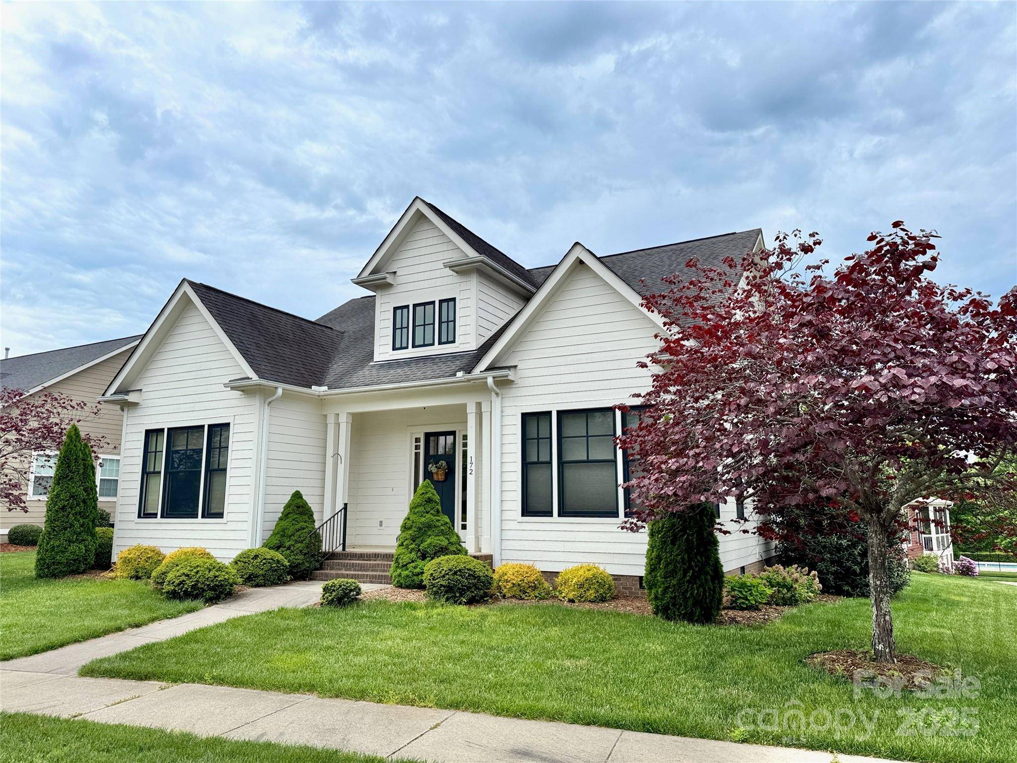 Mills River, NC 28759,172 Birchbark DR