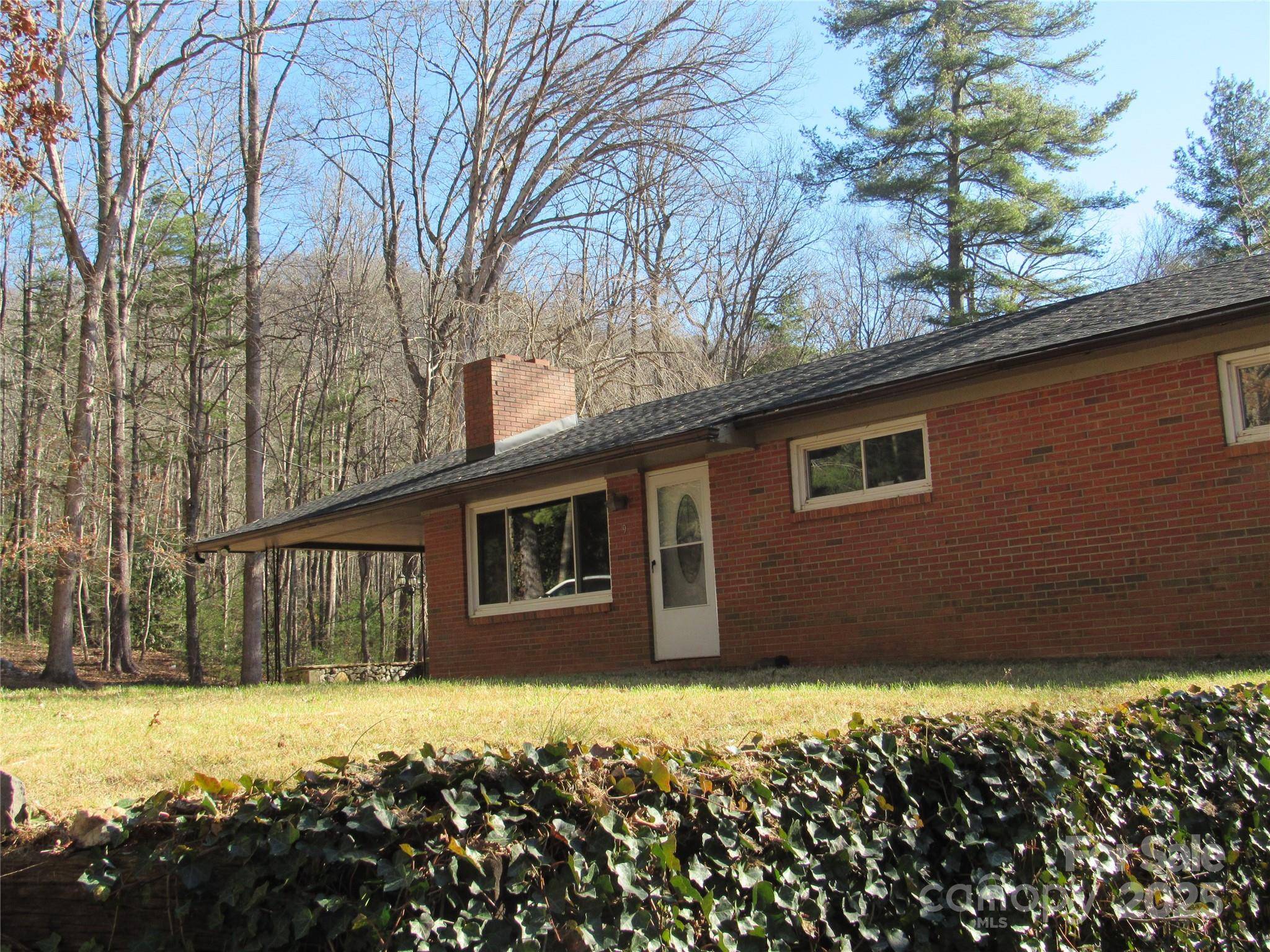 Black Mountain, NC 28711,9 Vance DR