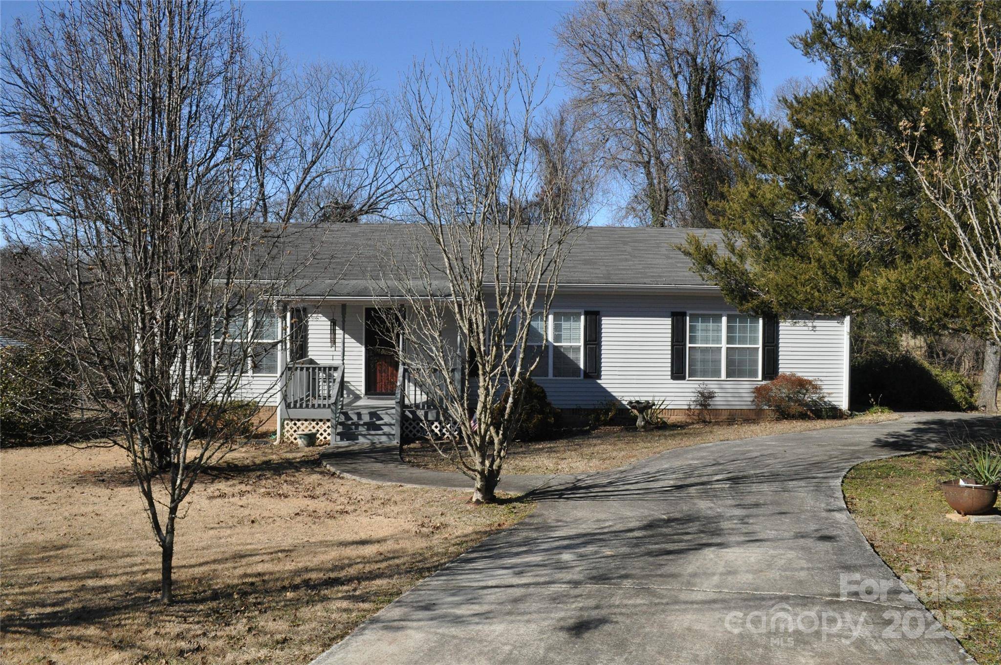 Landrum, SC 29356,110 W Greenwood ST