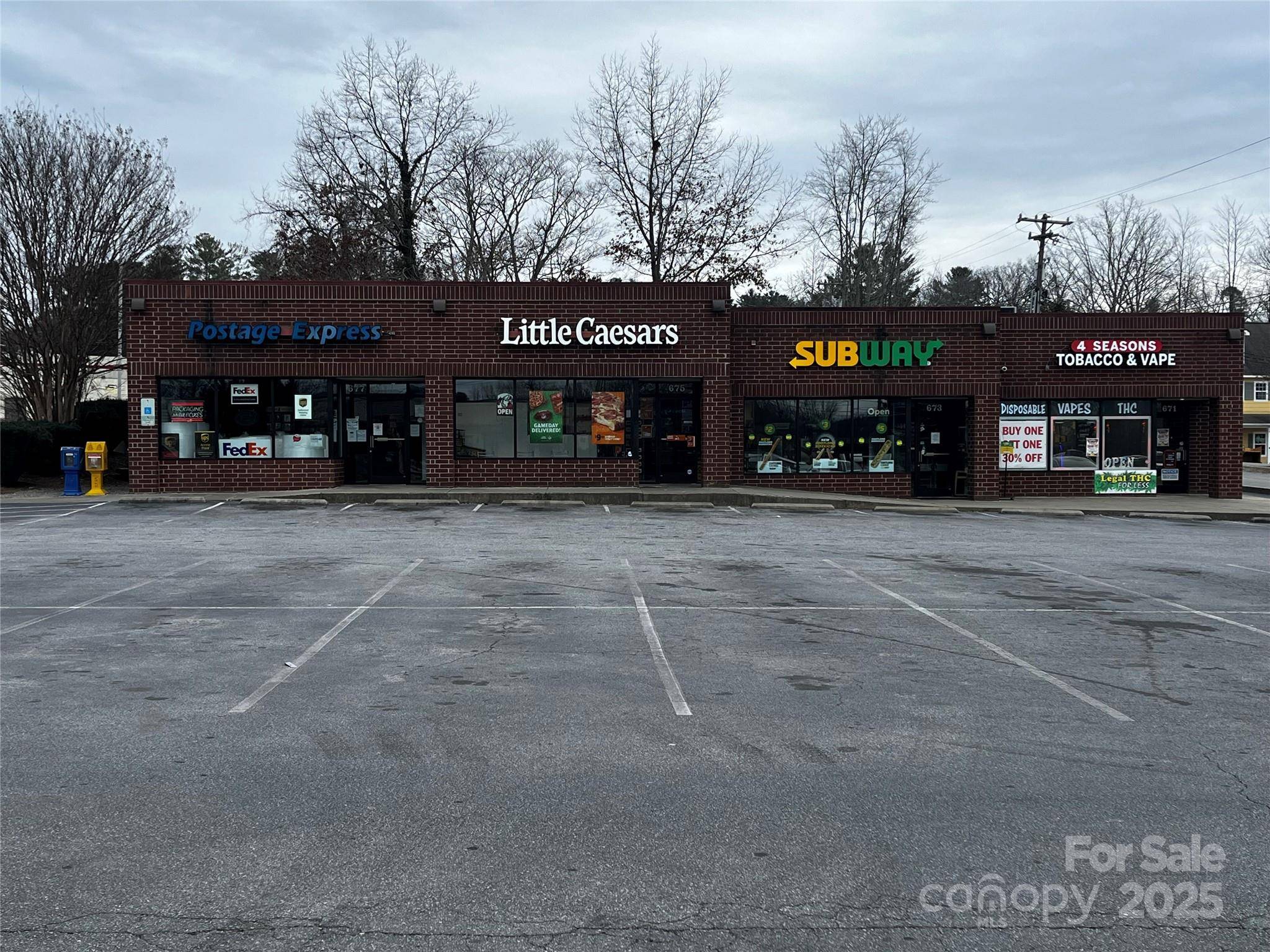 Hendersonville, NC 28792,671 Spartanburg HWY