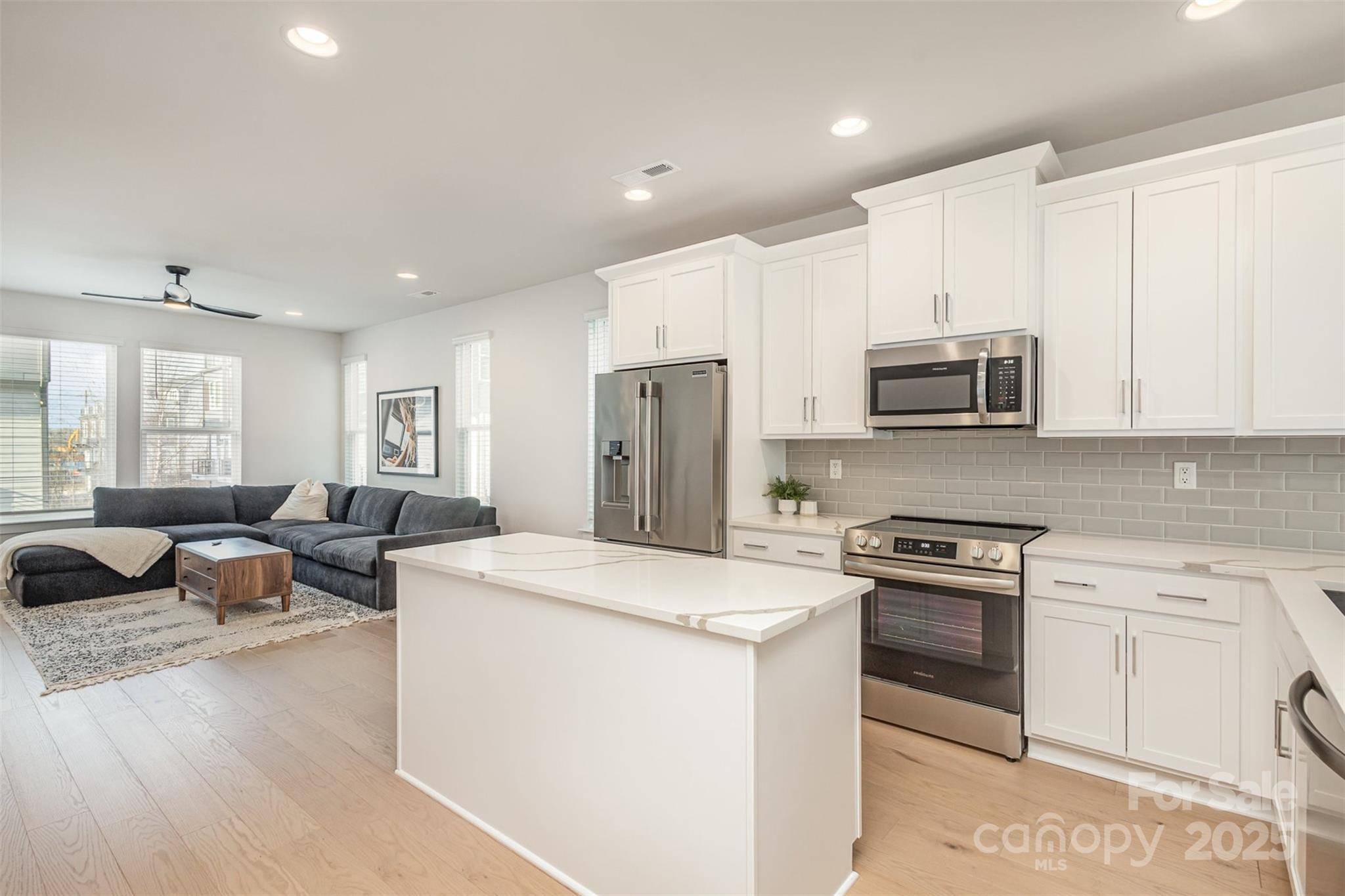 Charlotte, NC 28217,5048 York Park LN