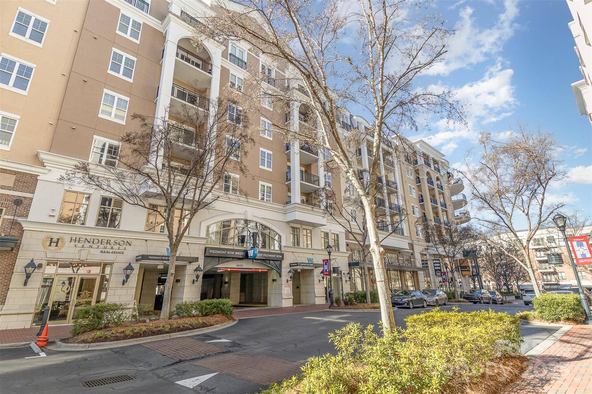Charlotte, NC 28210,4620 Piedmont Row DR #318D