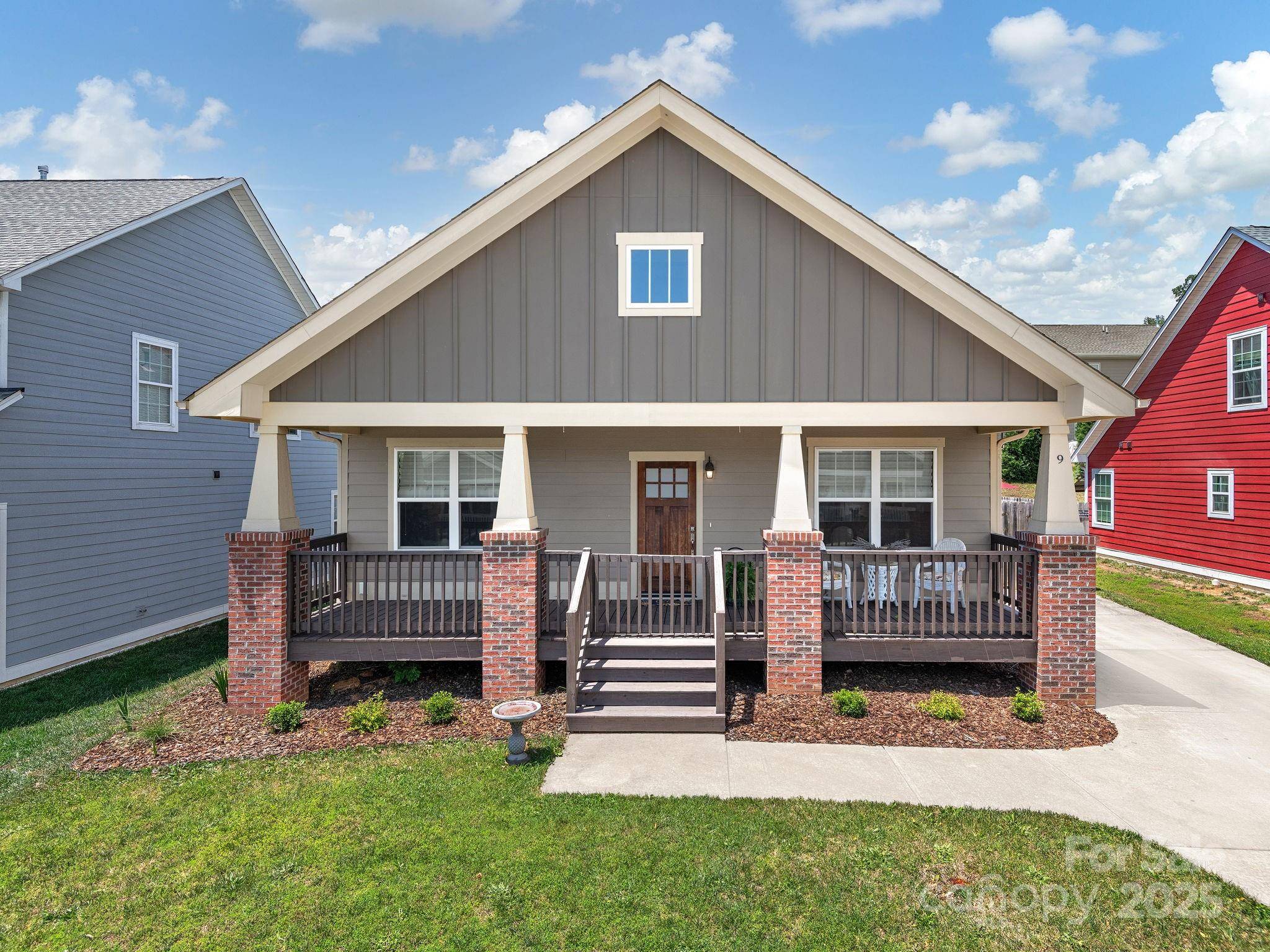 Arden, NC 28704,9 Hyde Park PL