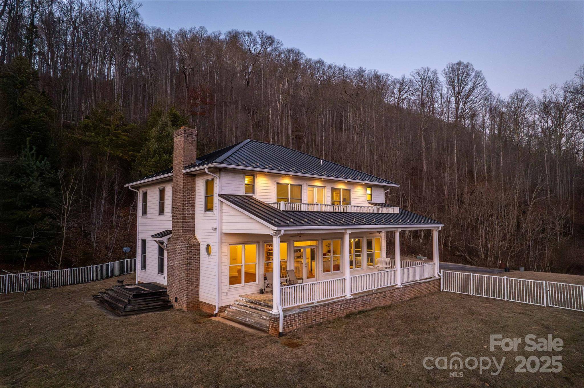 Sylva, NC 28779,184 Porch View DR