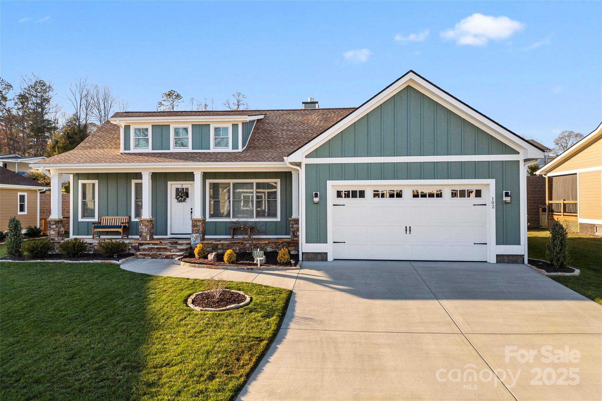 Hendersonville, NC 28792,102 Olde Oak WAY