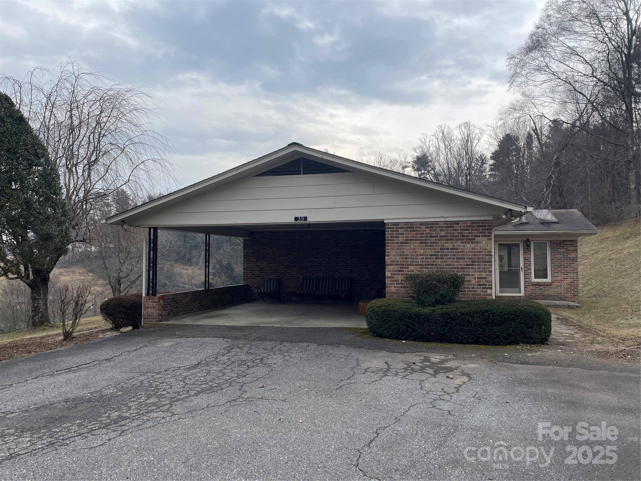 Spruce Pine, NC 28777,39 Mineral ST