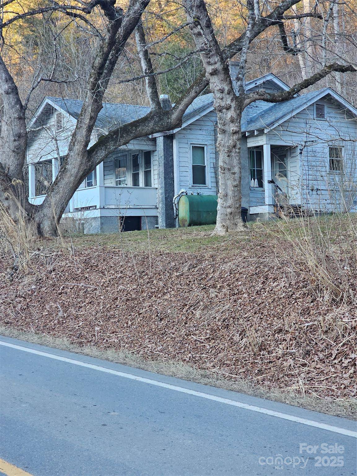 Marshall, NC 28753,1820 Grapevine RD
