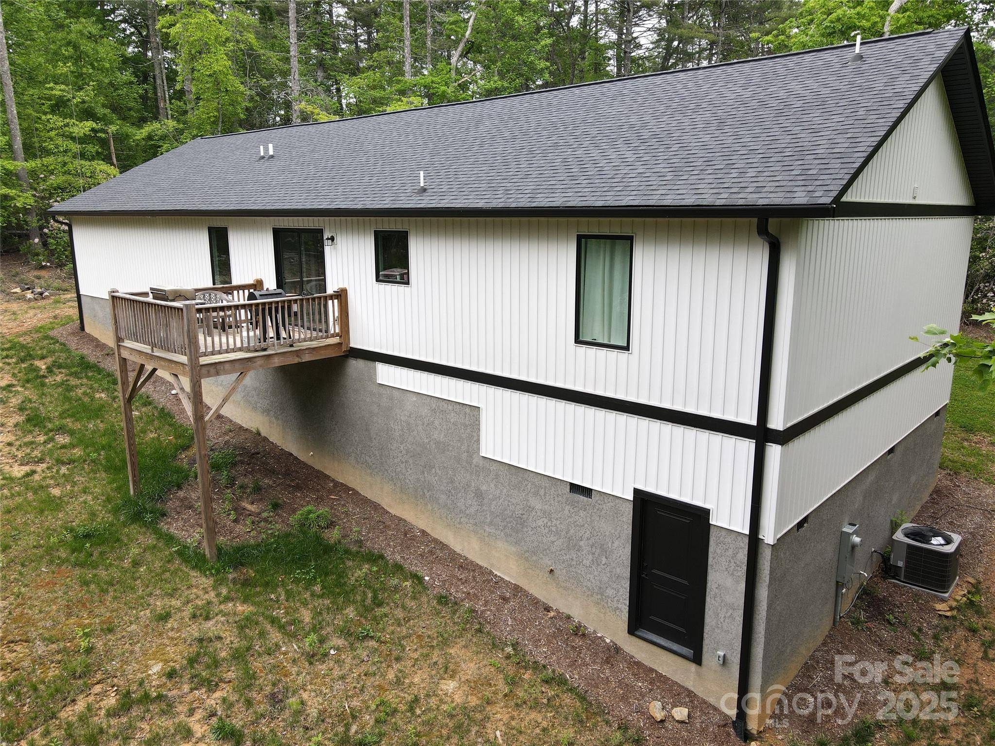 Hendersonville, NC 28739,22 Larry Mcdonald Memorial DR