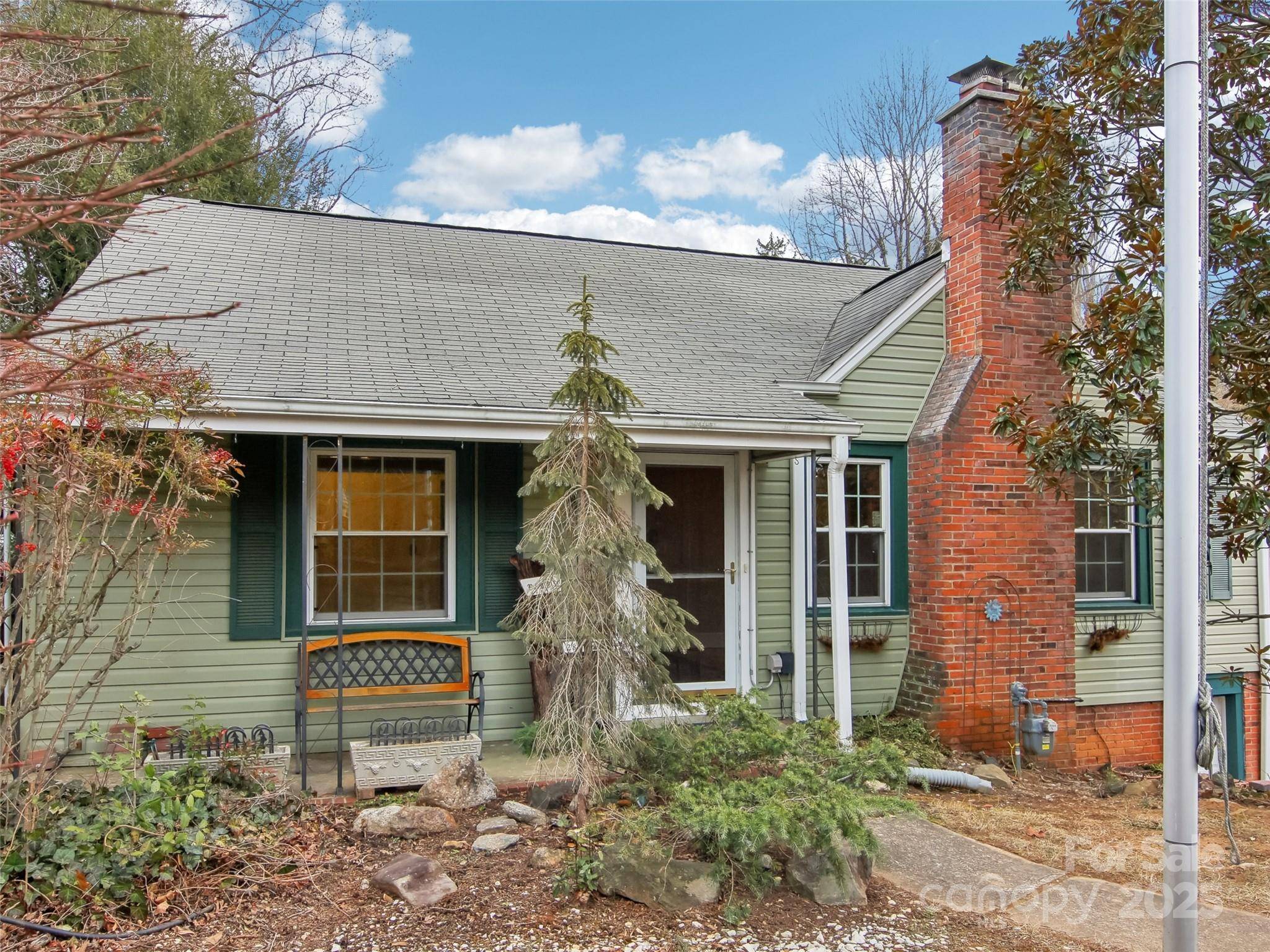 Asheville, NC 28805,28 Kensington DR