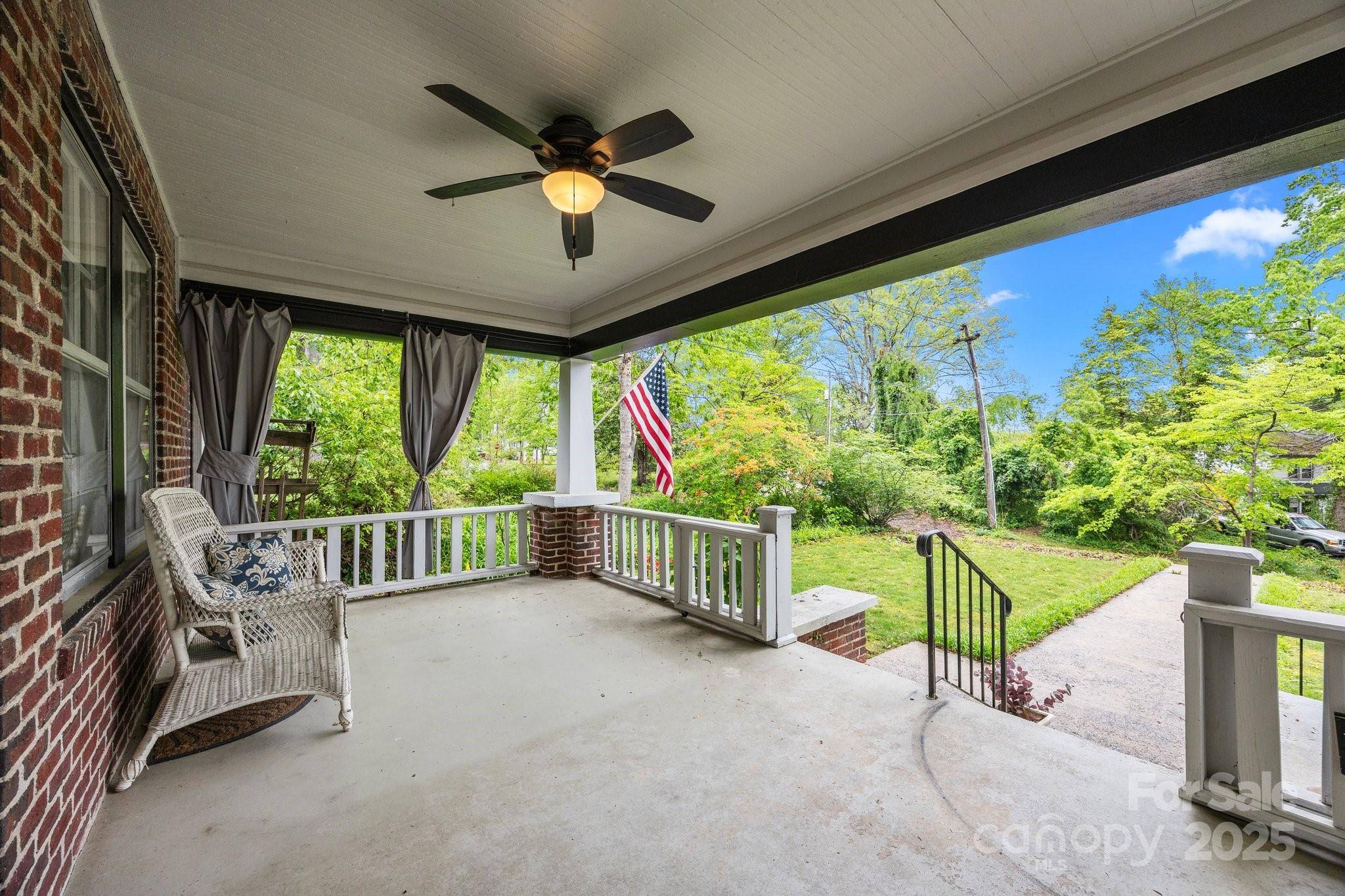 Hendersonville, NC 28791,1507 Druid Hills AVE