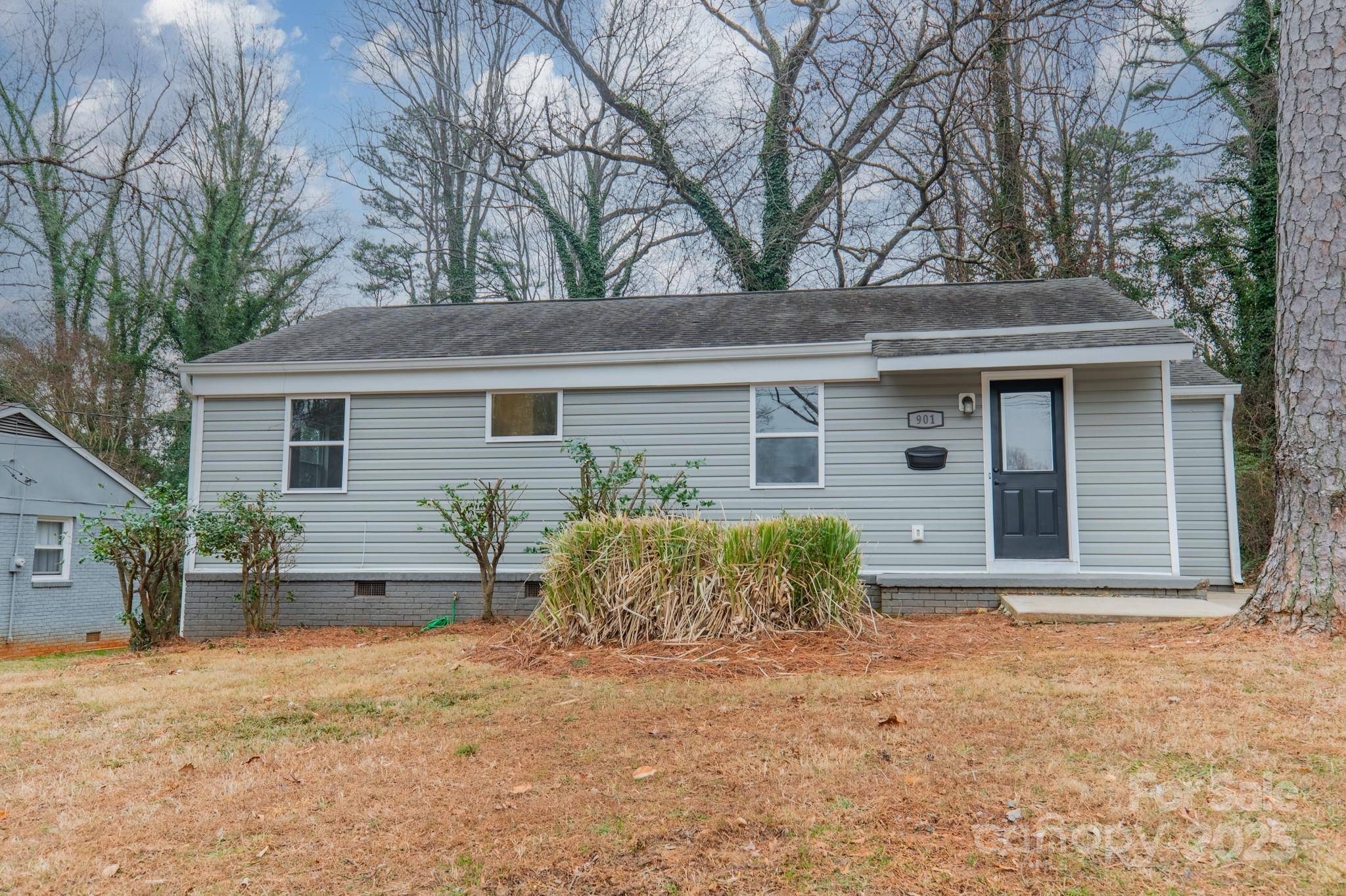 Charlotte, NC 28208,901 Yellowstone DR