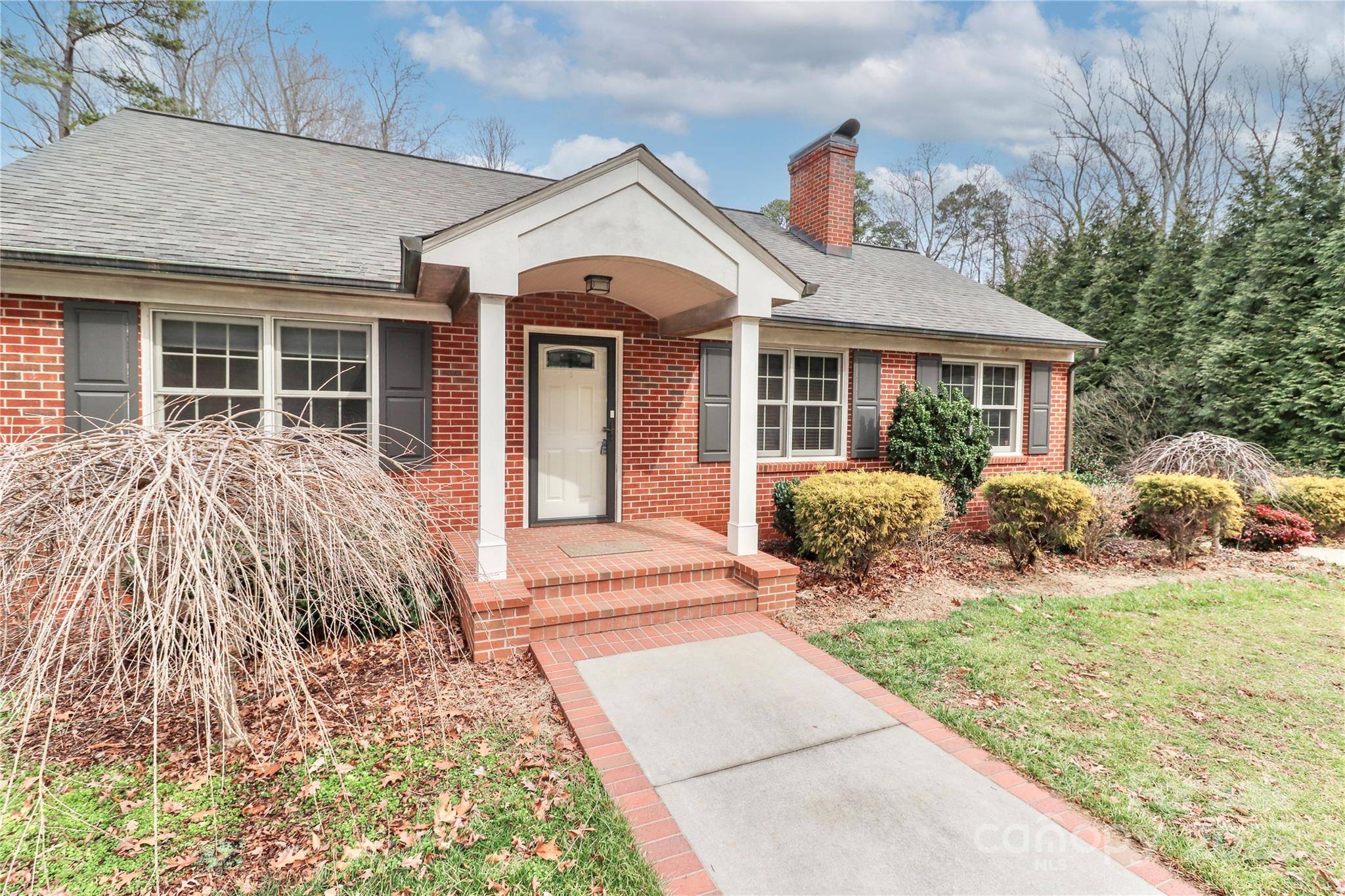 Statesville, NC 28677,432 N Oakwood DR
