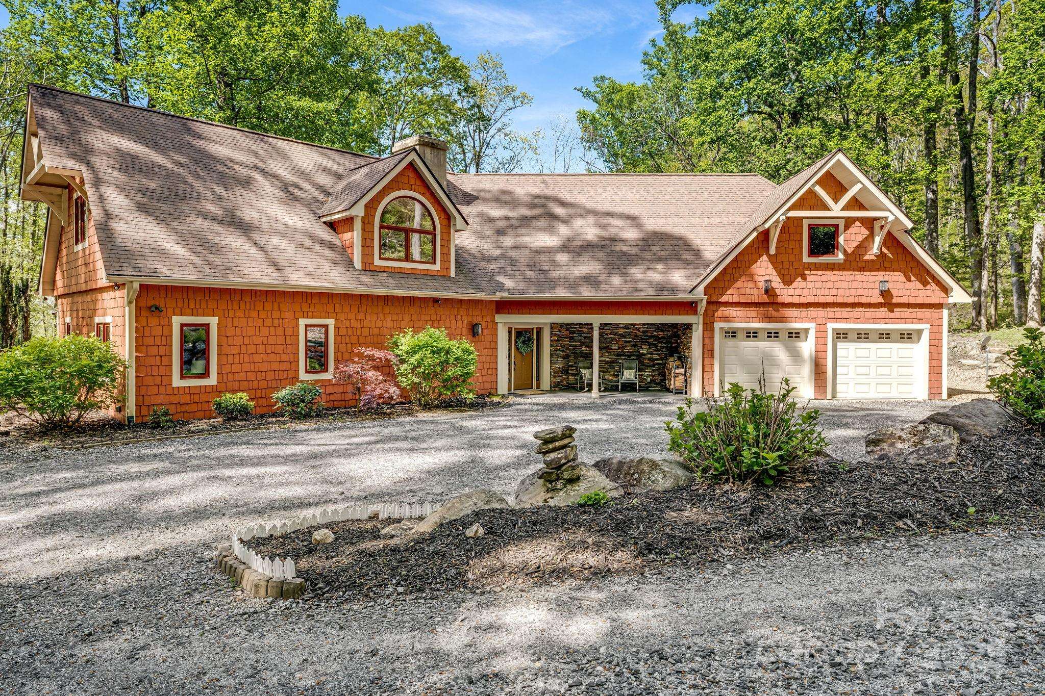 Fairview, NC 28730,216 Log Gap RD