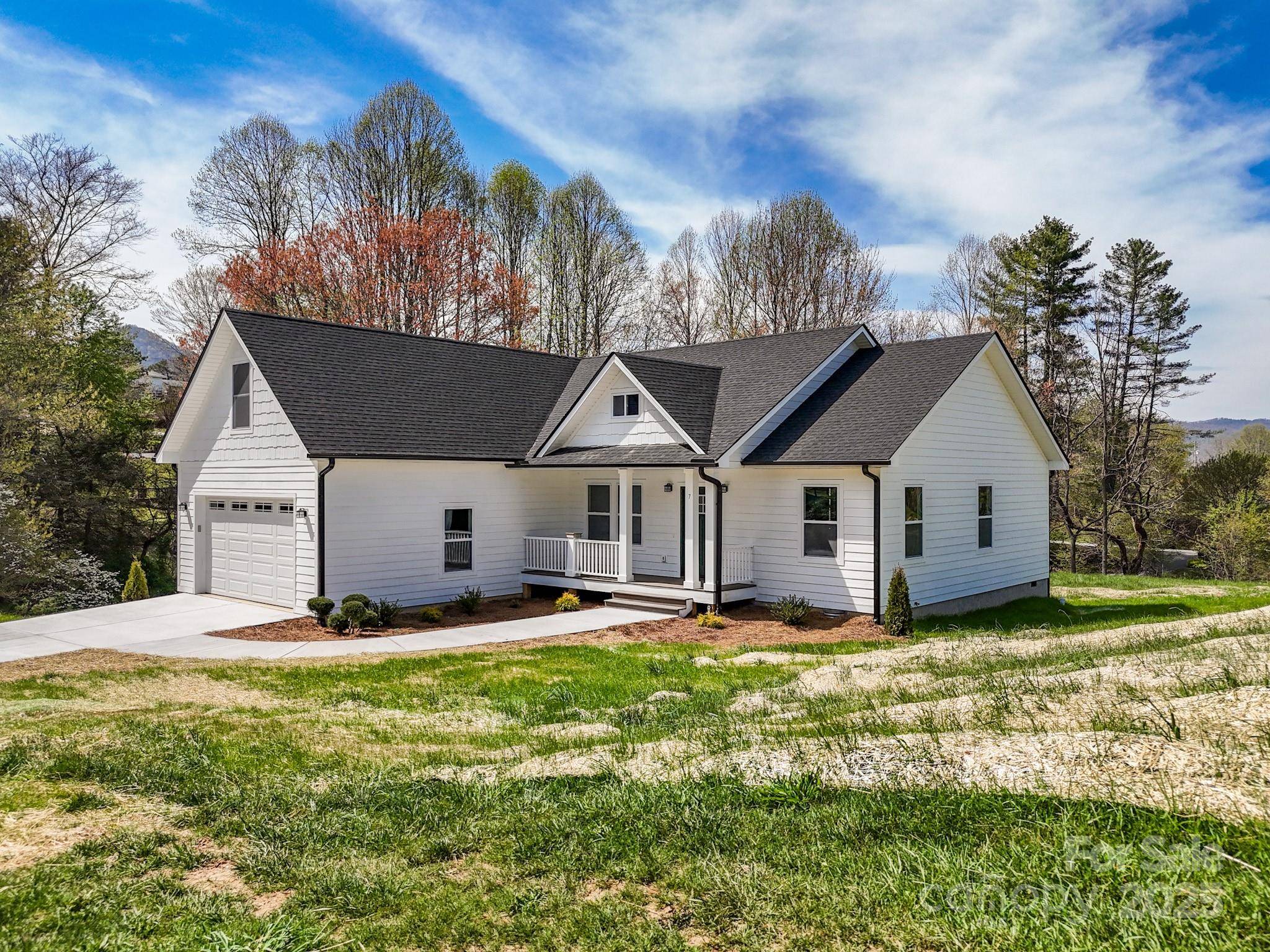 Waynesville, NC 28785,7 Gloria WAY