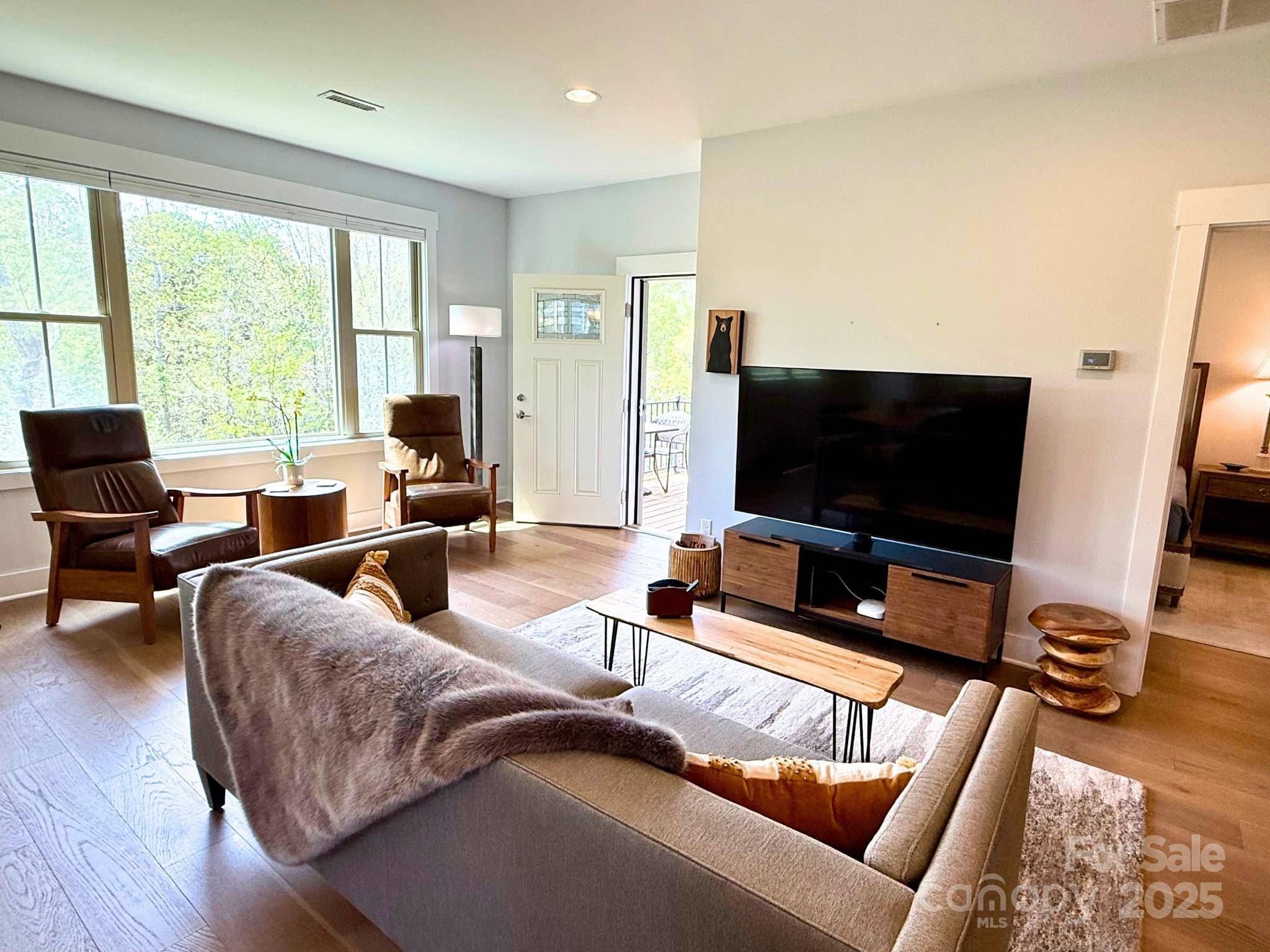 Asheville, NC 28805,22 Thornes LN