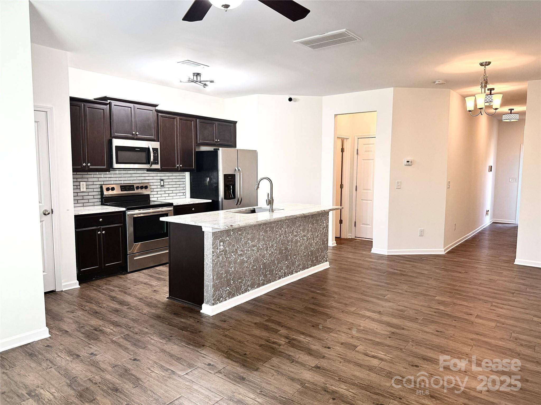 Charlotte, NC 28215,9056 Bradstreet Commons WAY