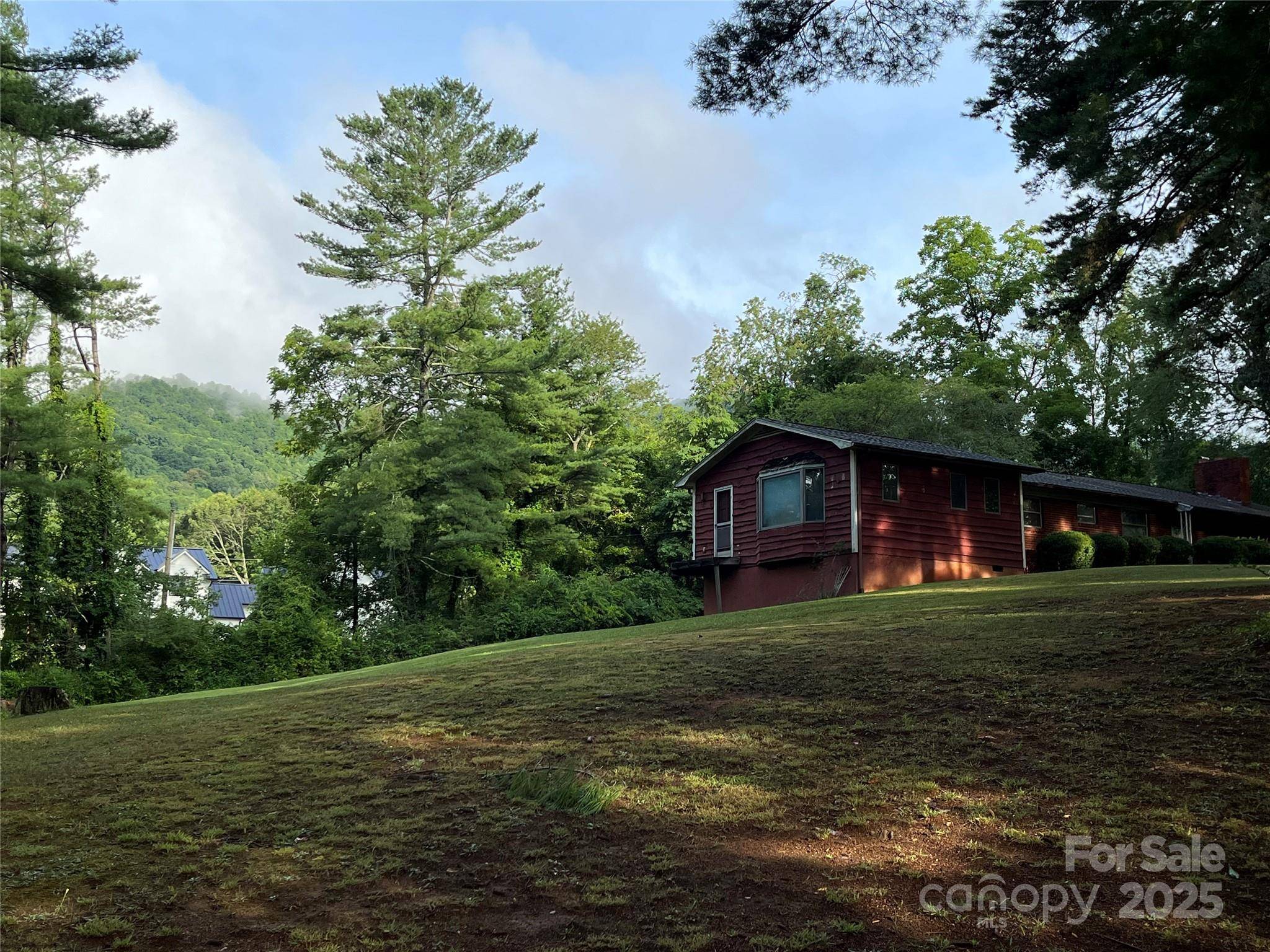 Asheville, NC 68805,794 New Haw Creek RD