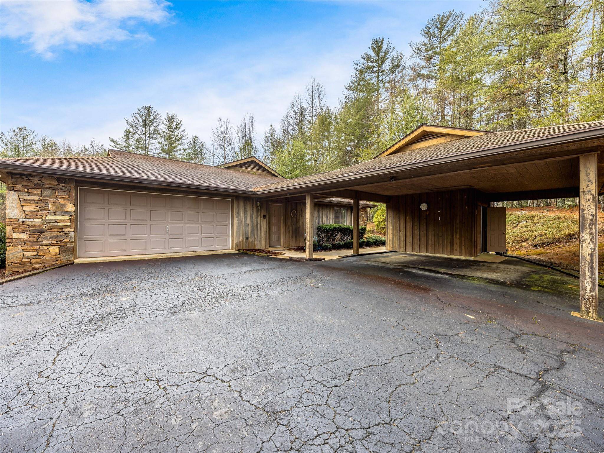 Hendersonville, NC 28739,57 Hamilton DR