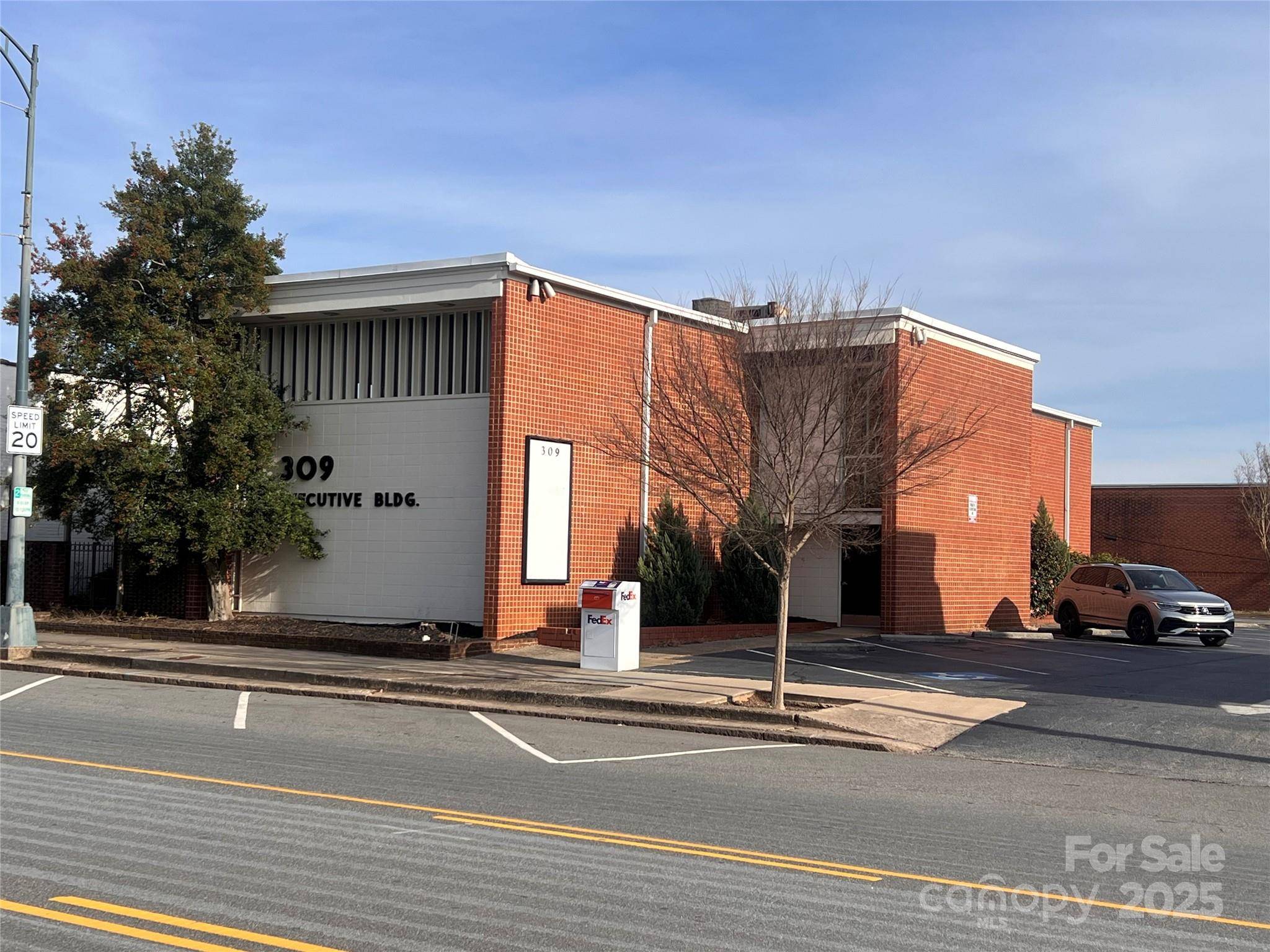 Salisbury, NC 28144,309 N Main ST