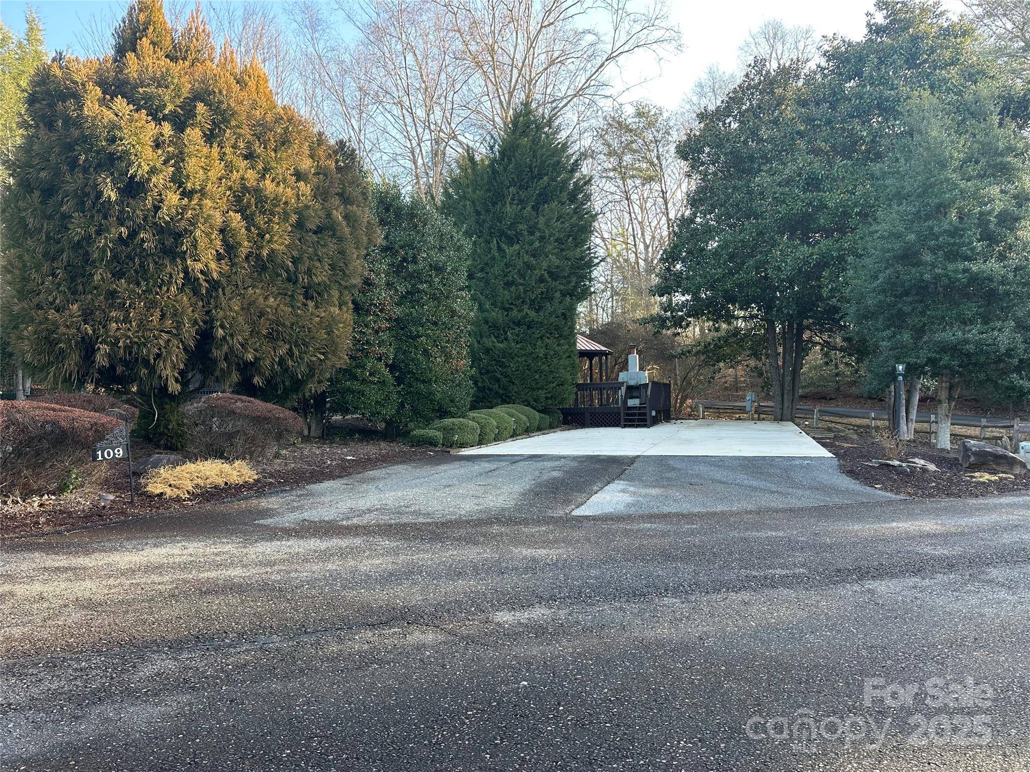 Lake Lure, NC 28746,109 Cornell CIR #109