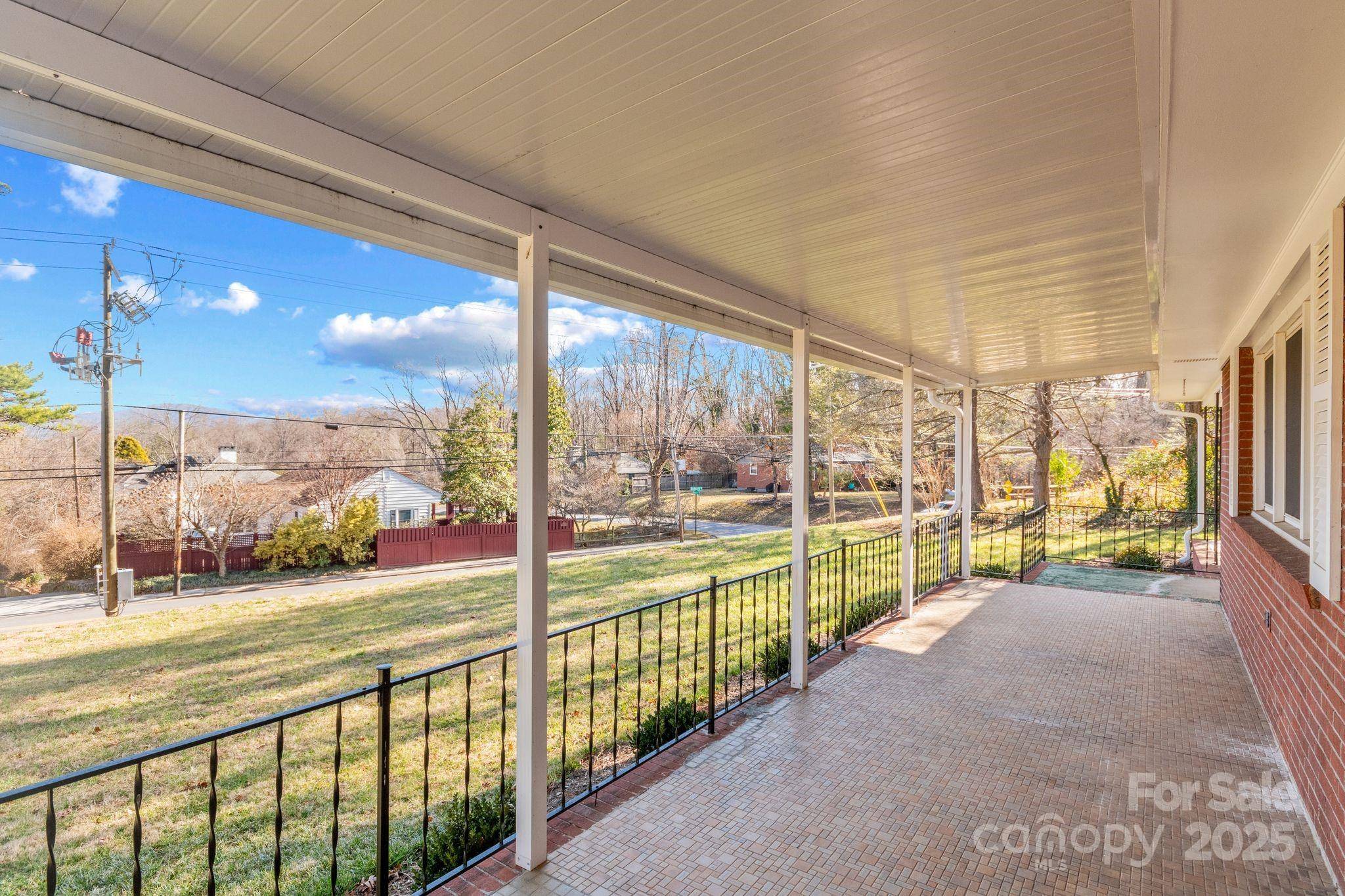 Asheville, NC 28803,252 Kenilworth RD