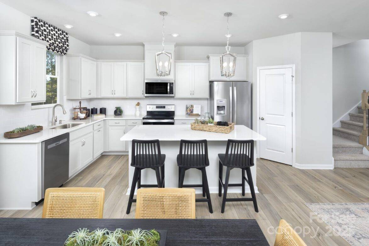 Charlotte, NC 28213,7200 Hodges Meadow LN