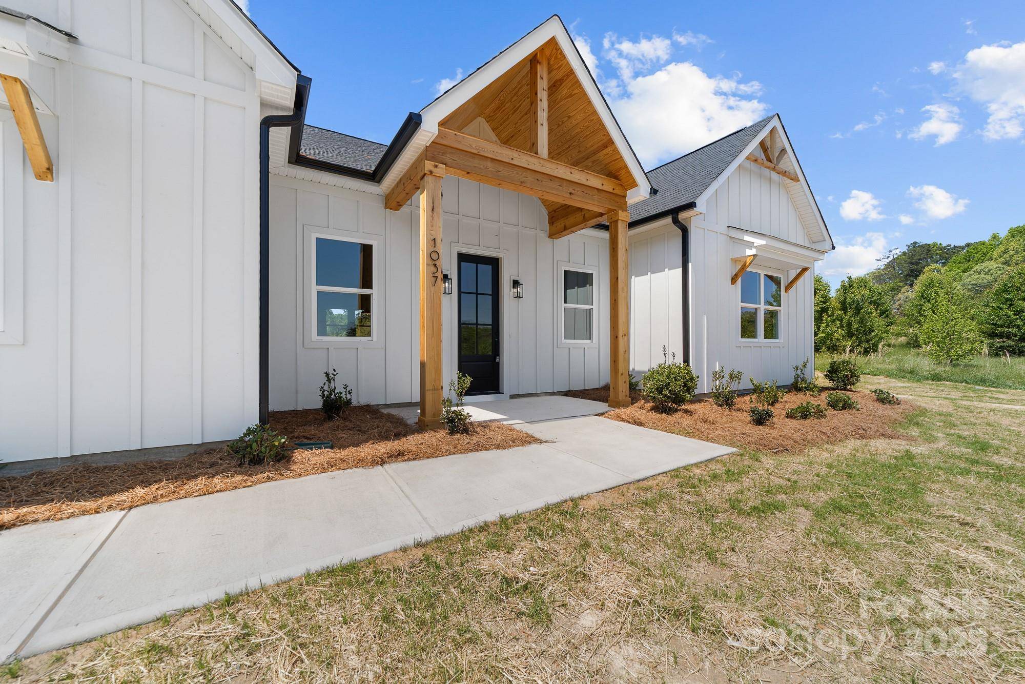 Bessemer City, NC 28016,1037 Dameron RD