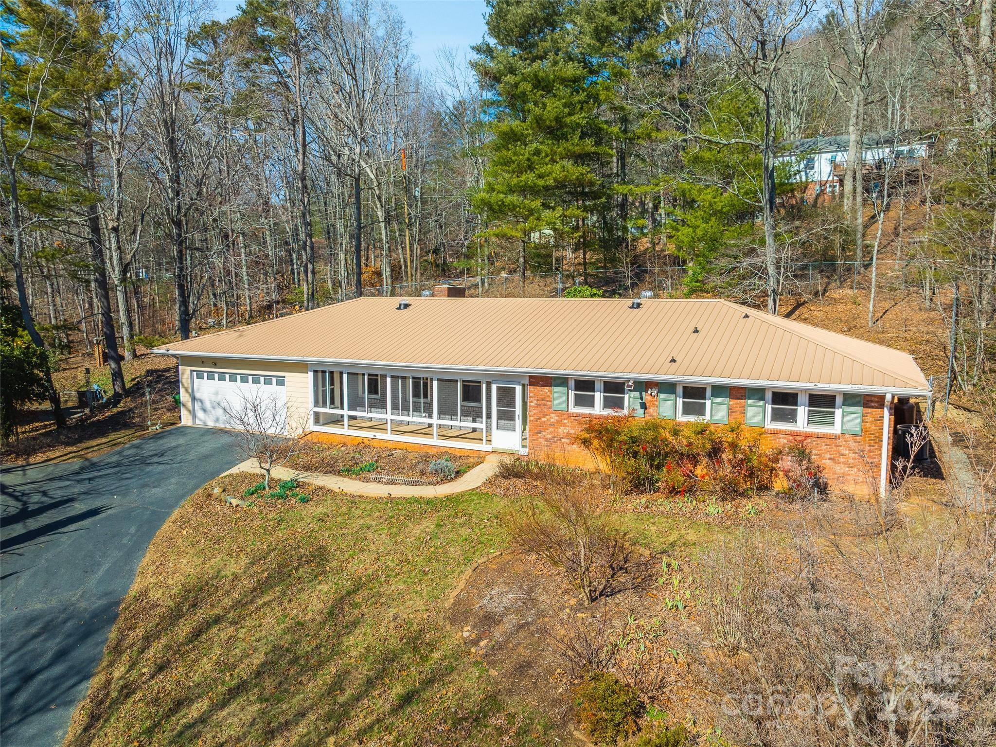 Asheville, NC 28805,106 Alpine WAY