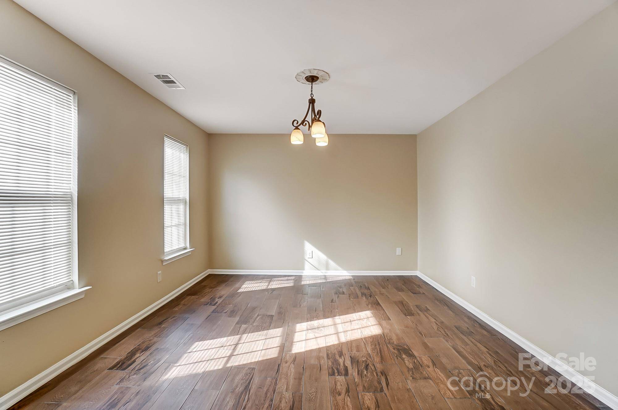 Charlotte, NC 28273,9900 Meadowmead CT
