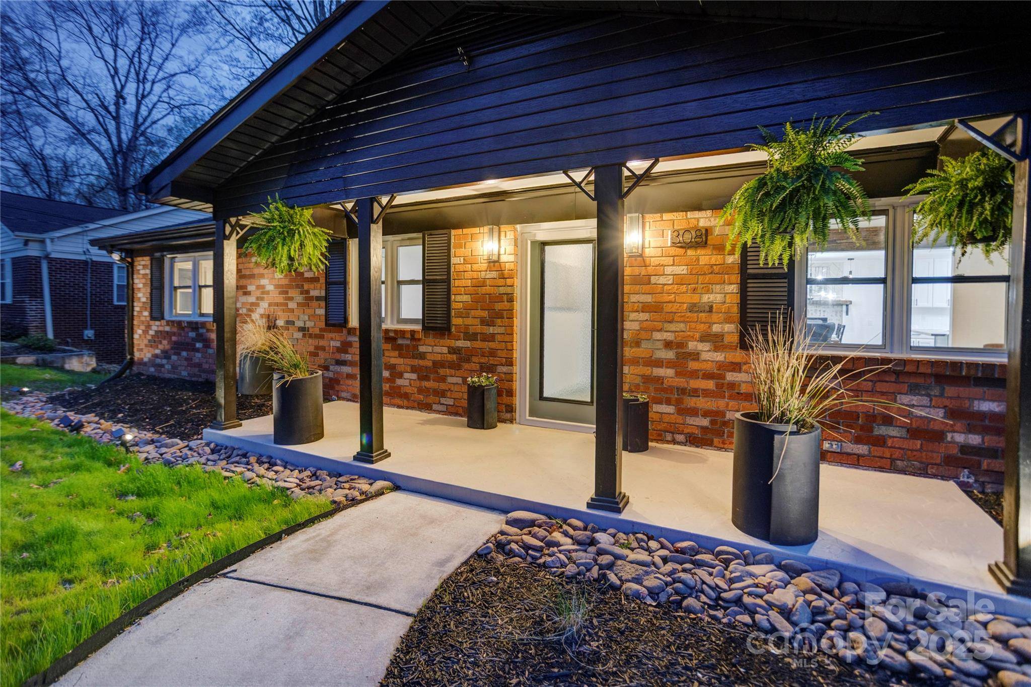 Kannapolis, NC 28083,308 Dakota ST