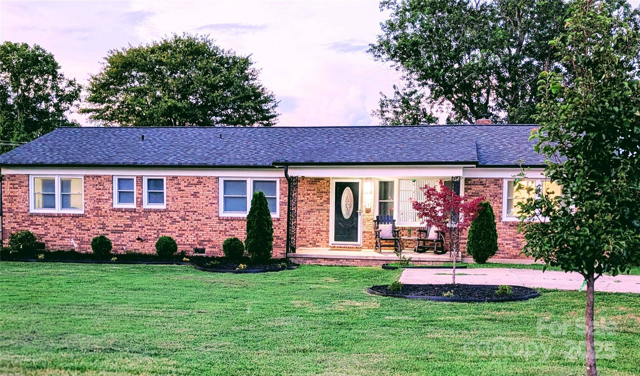 Kings Mountain, NC 28086,905 Blalock DR