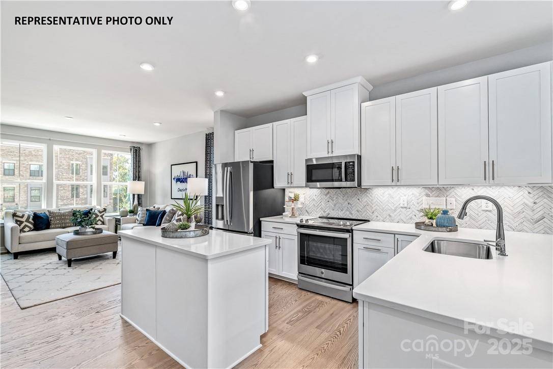 Charlotte, NC 28217,6014 Fonsac LN #2006B
