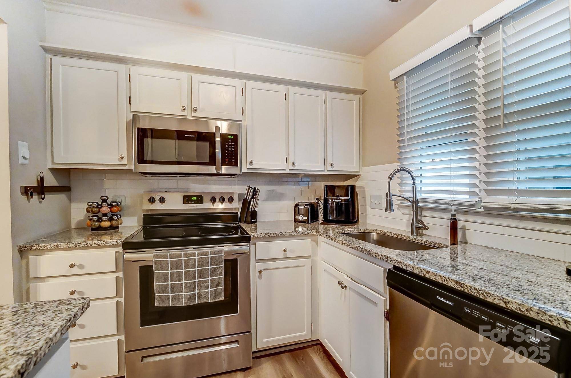 Charlotte, NC 28209,2719 Selwyn AVE #6