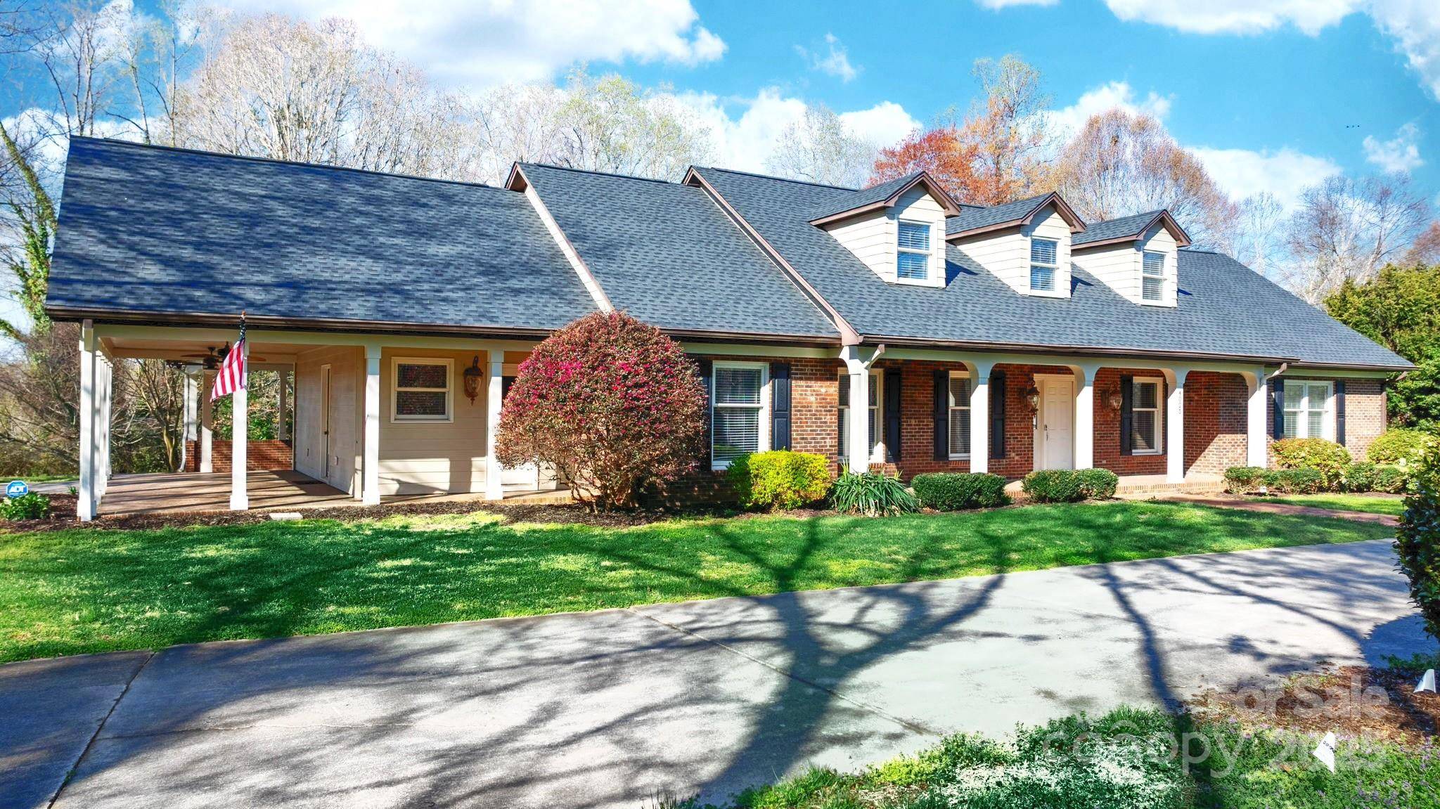 Hickory, NC 28601,4025 4th Street LN NW