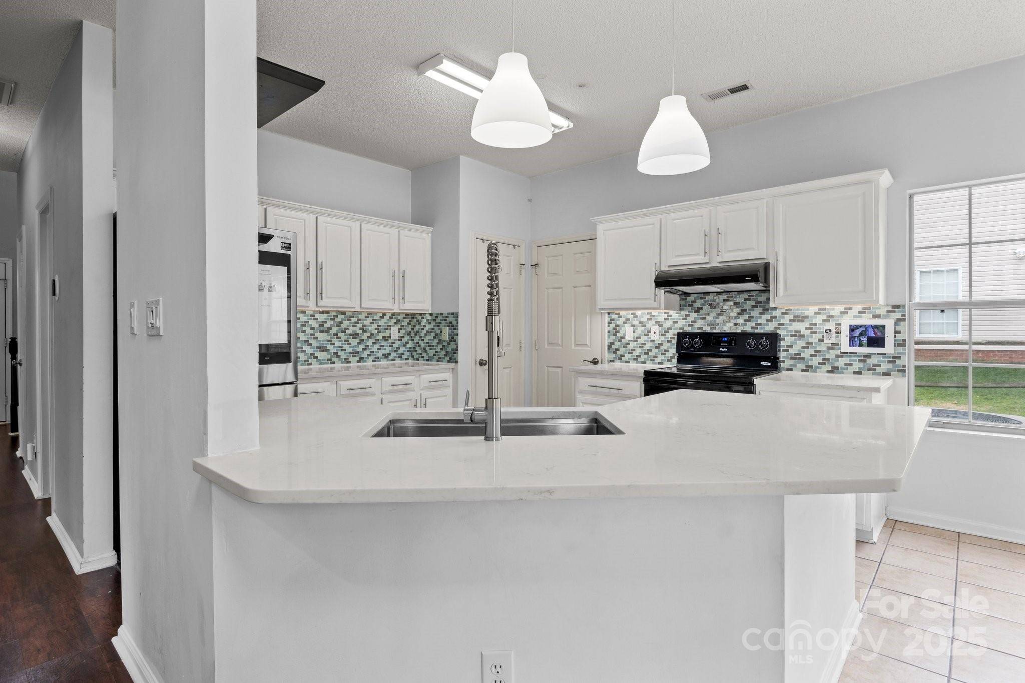 Charlotte, NC 28216,8932 Raven Park DR