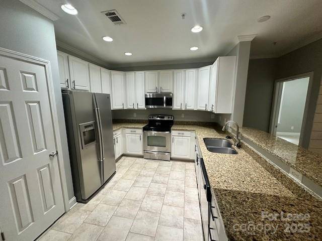 Charlotte, NC 28209,1000 E Woodlawn RD #220