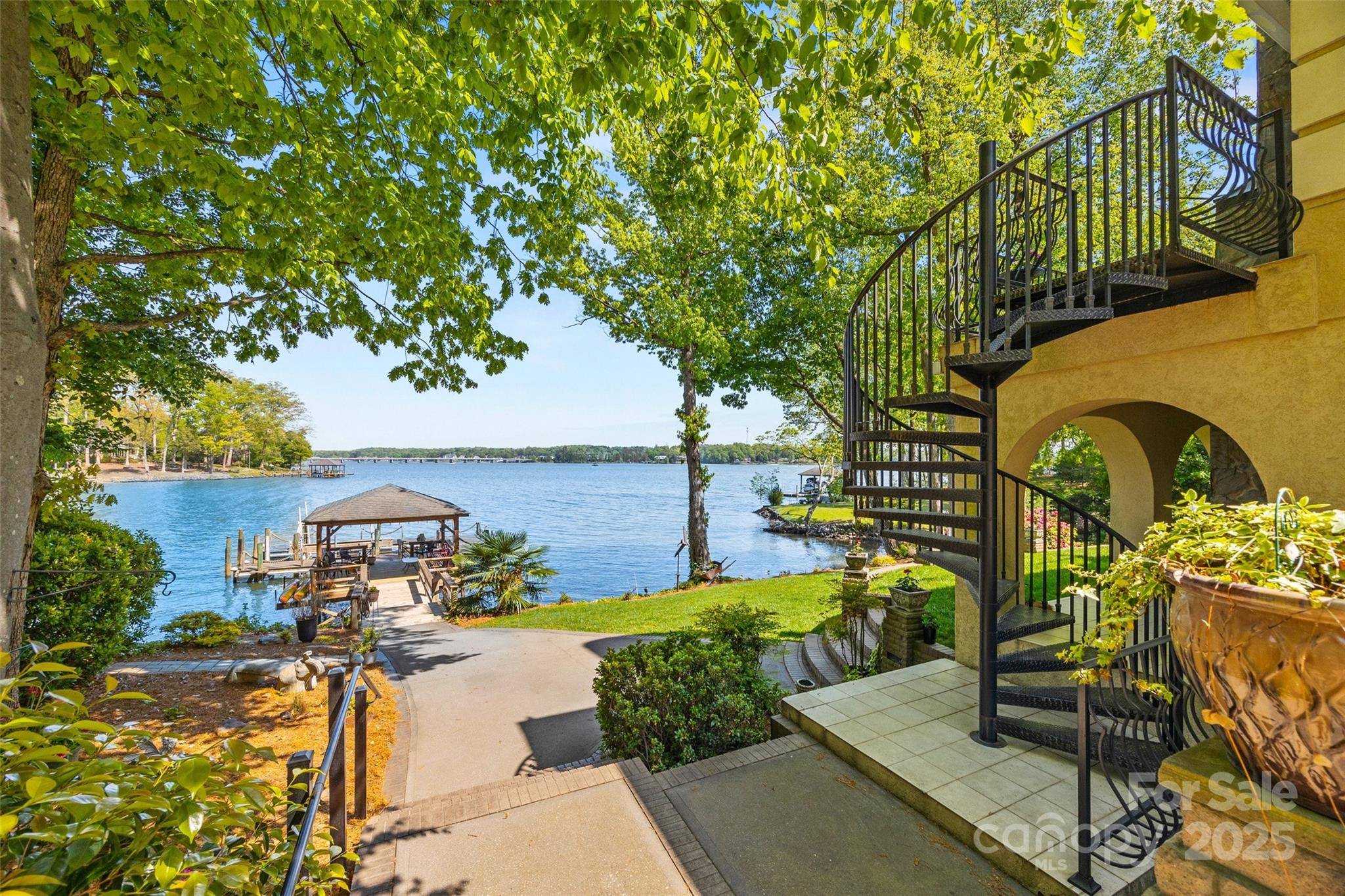 Lake Wylie, SC 29710,16 Sunrise Point CT