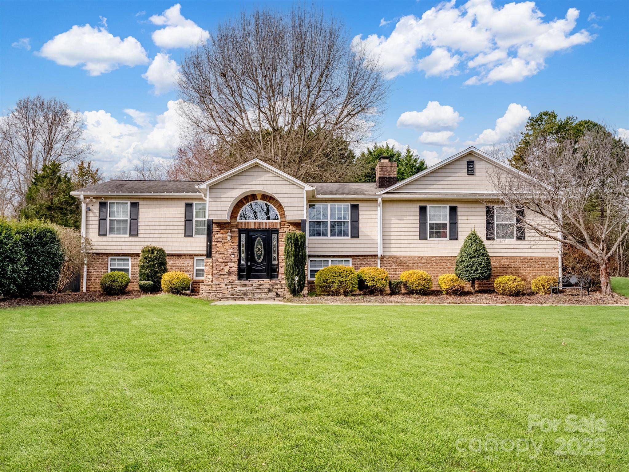 Shelby, NC 28150,2200 Peninsula AVE