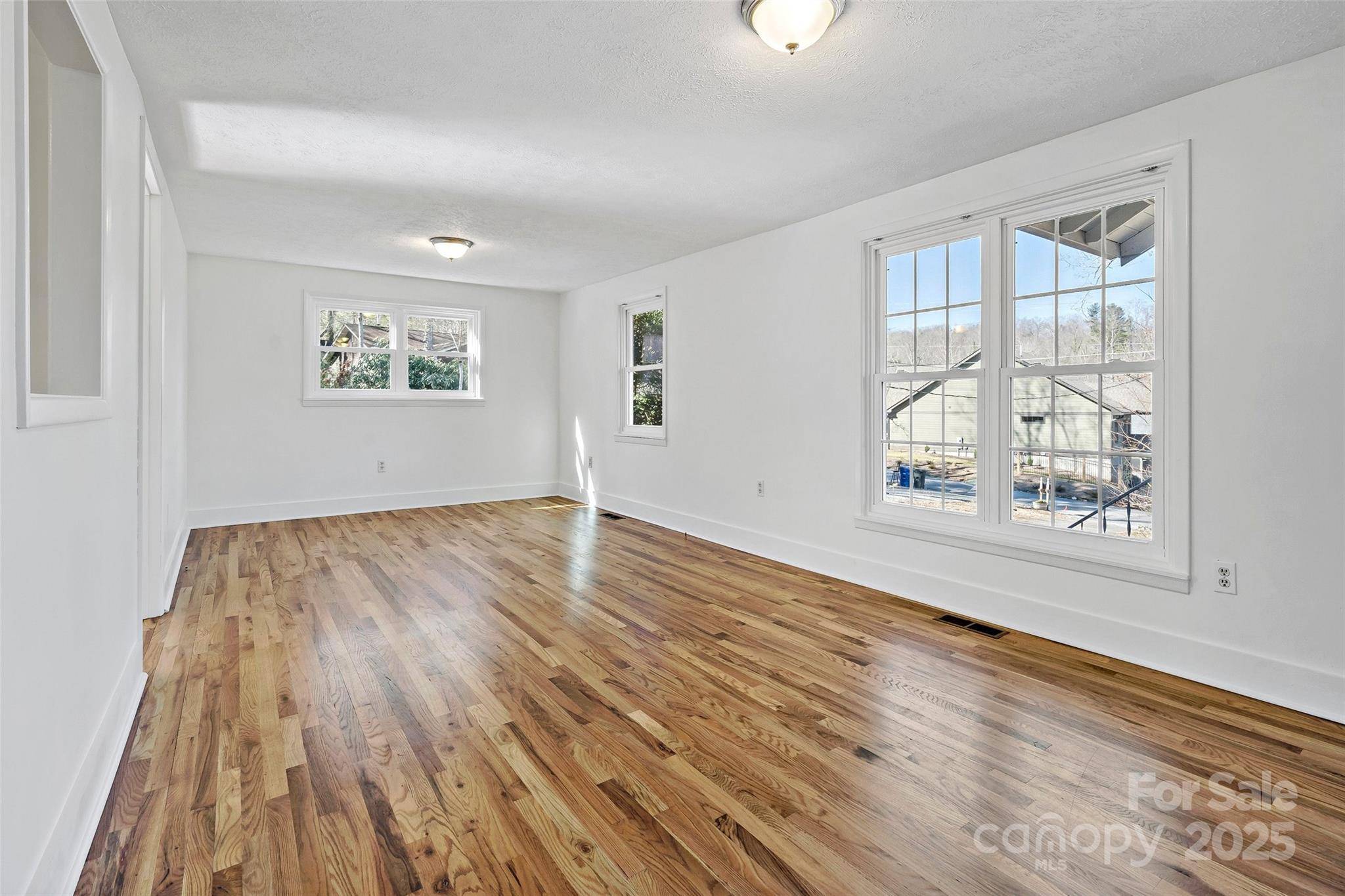 Black Mountain, NC 28711,32 Blue Ridge Assembly DR