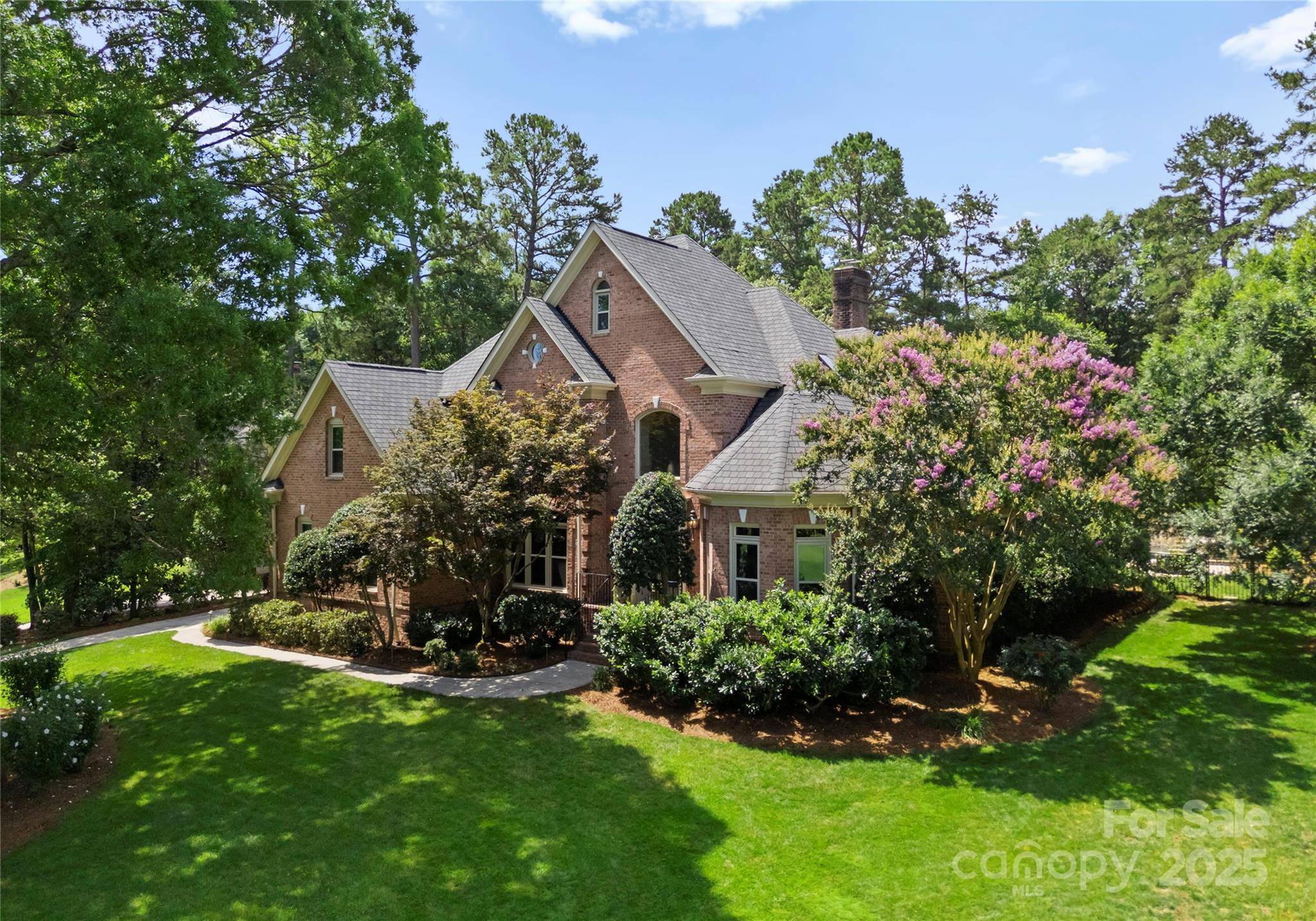 Davidson, NC 28036,18600 River Falls DR